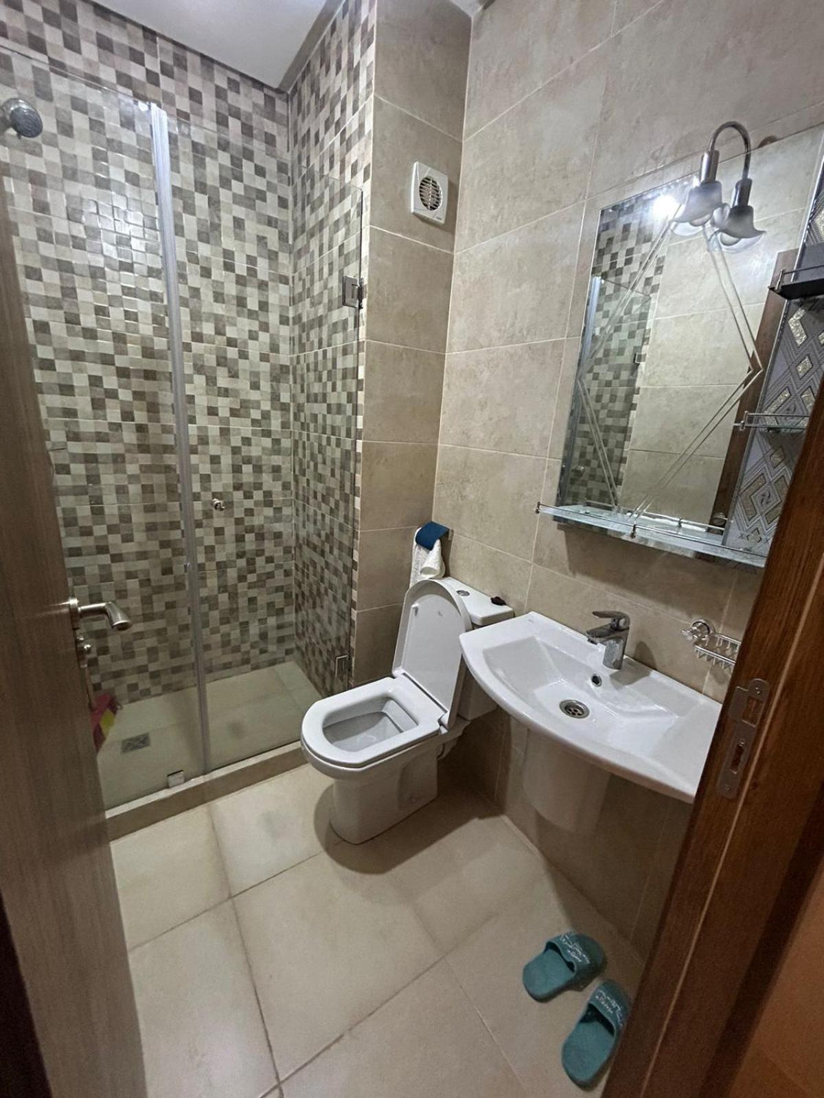 Appartement Studio Au Centre De Marrakech Avec Piscine *