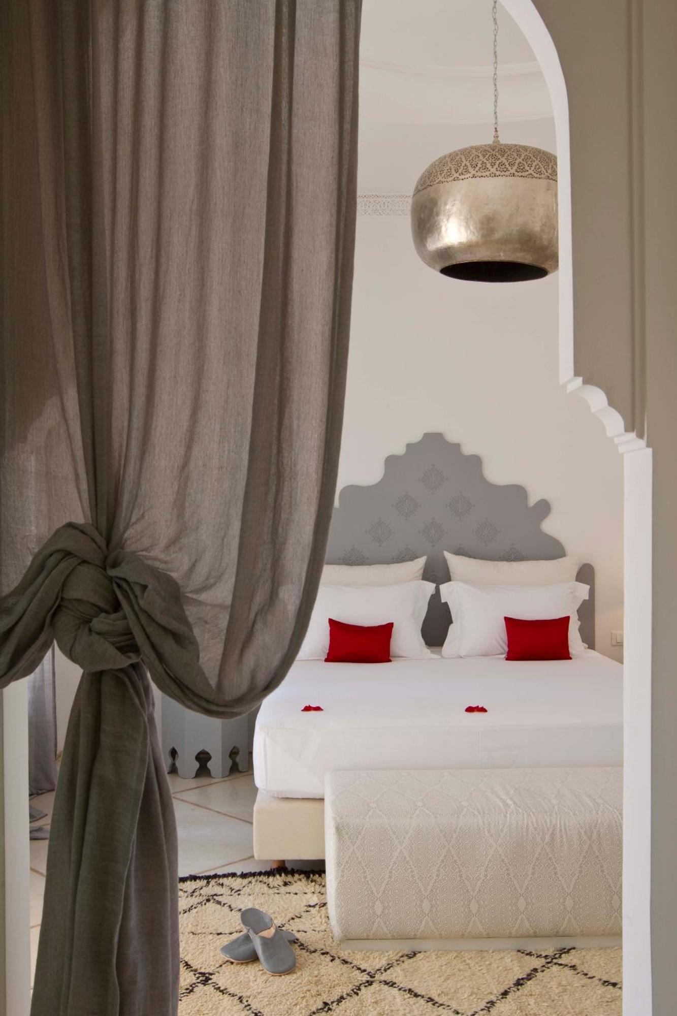 Riad Nashira & 5*