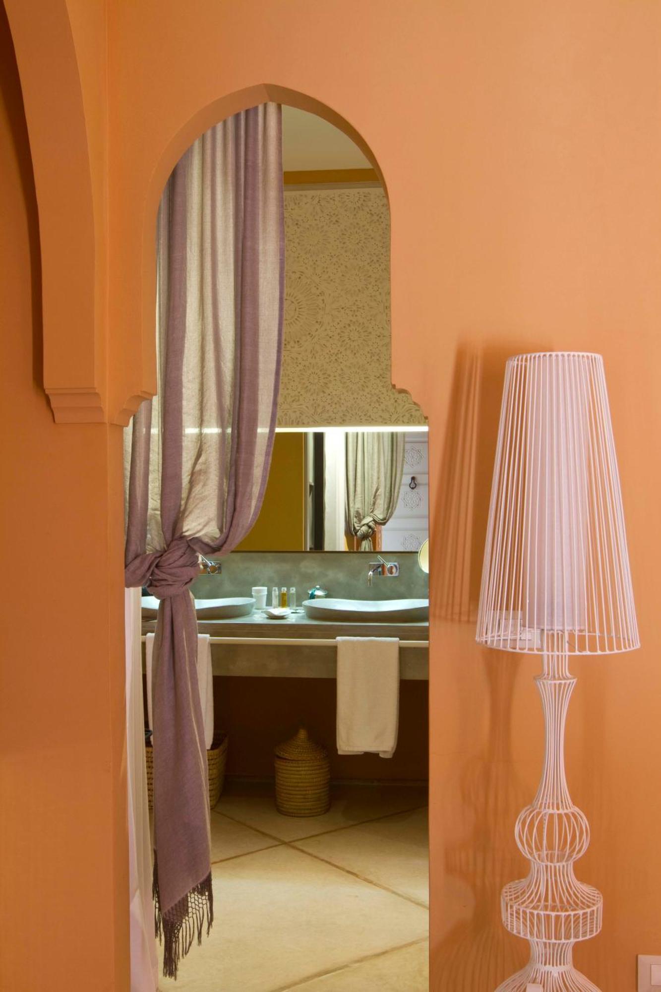 Riad Nashira & 5*