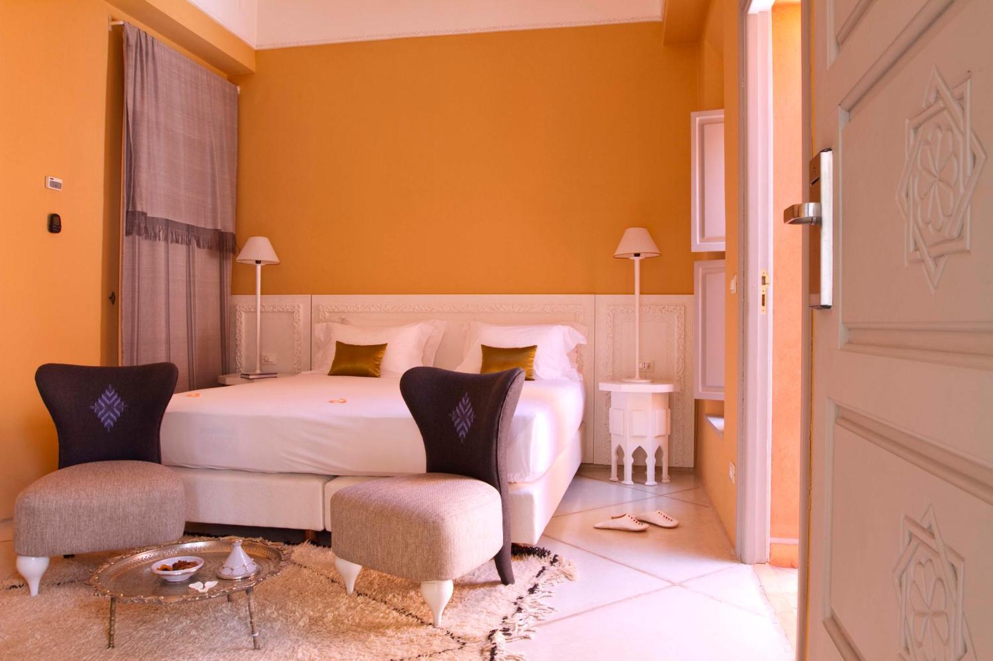 Riad Nashira &