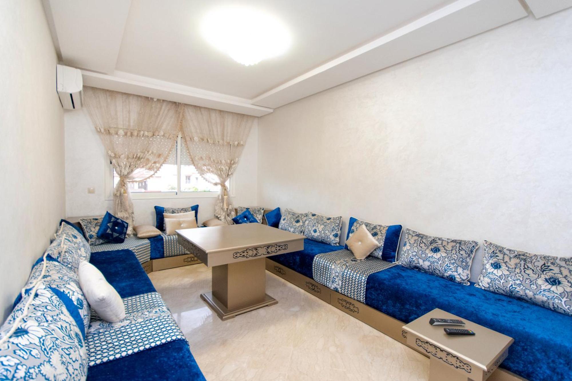 Apartment 10 Min Menara Airport, Con Piscina *