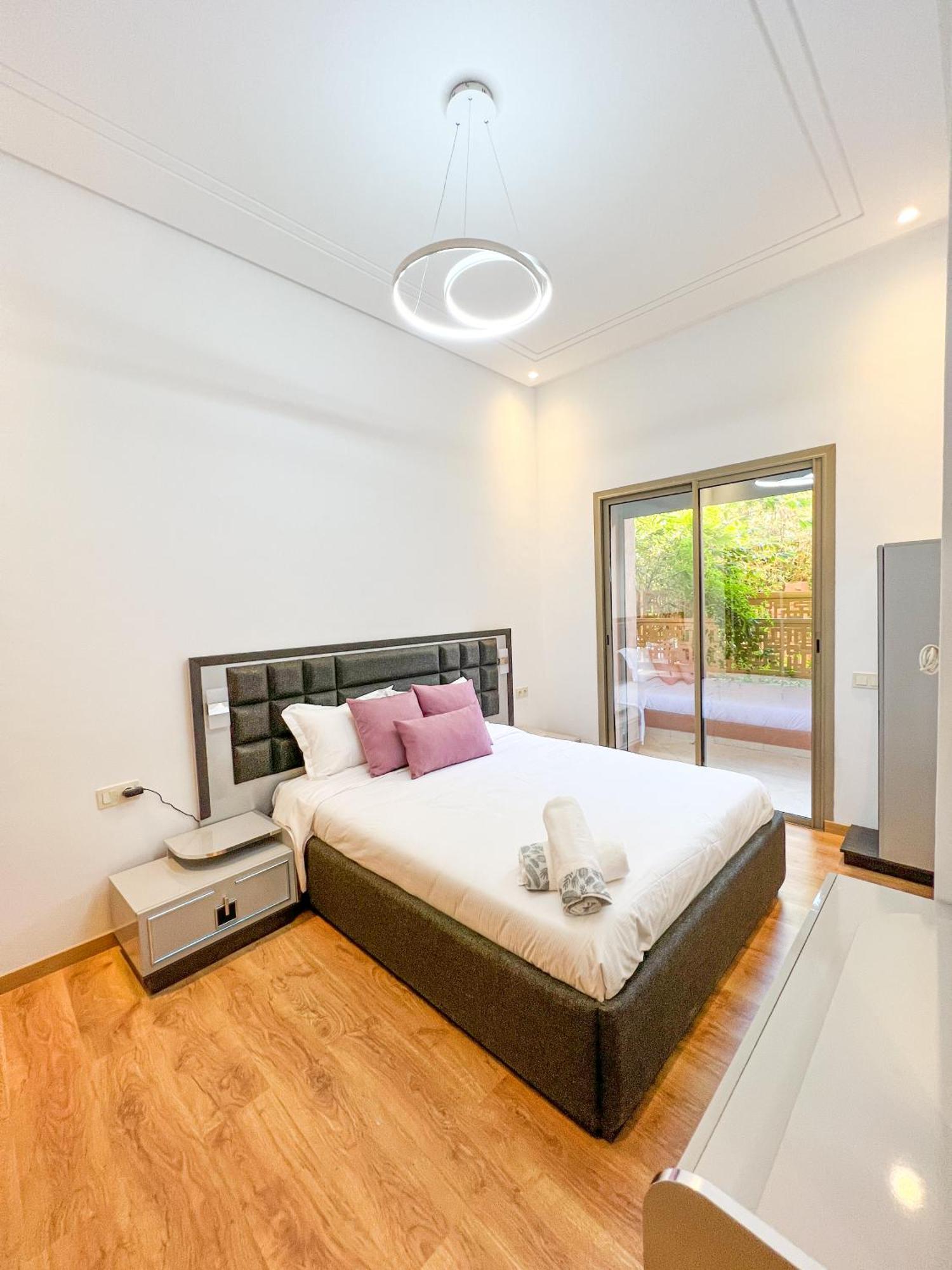 Apartment Modern Flat With Double Patio Right Next To Marrakech Center *