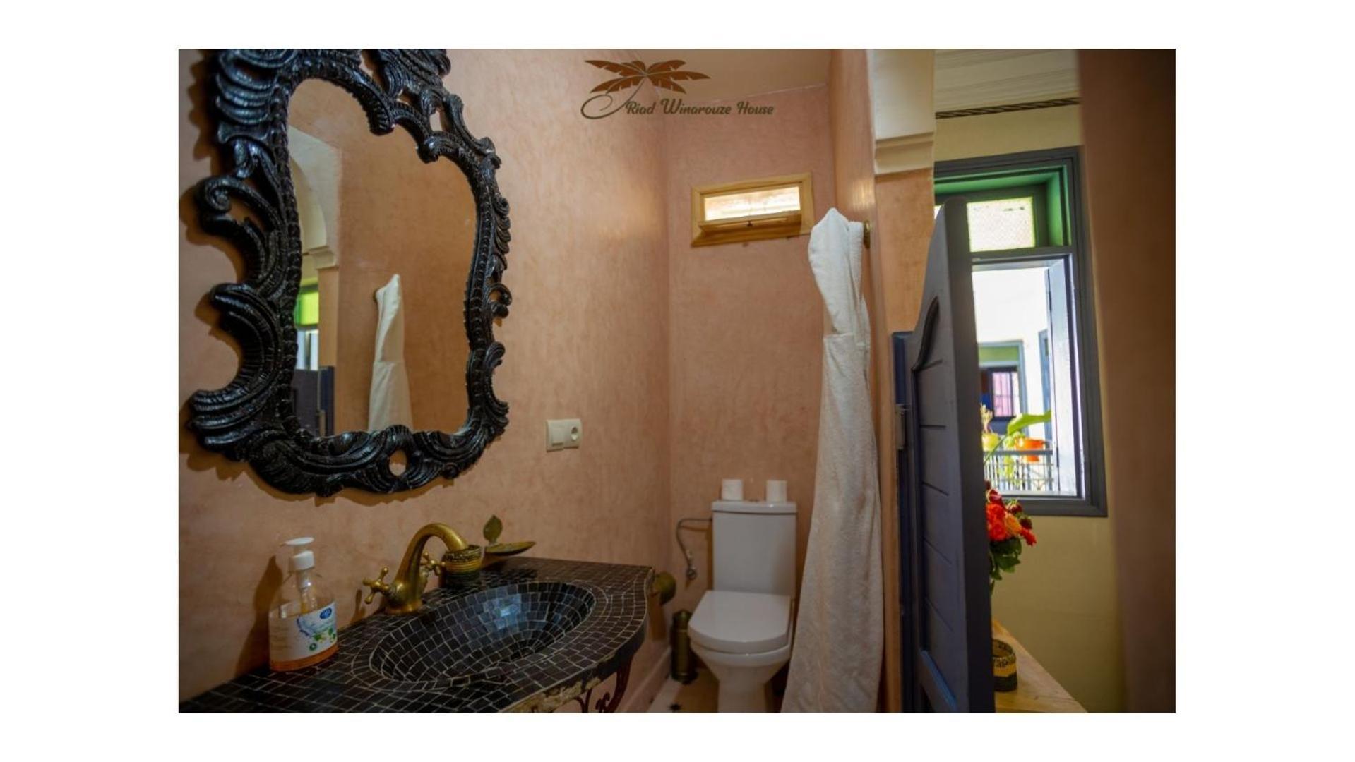Guest house Winarouze House