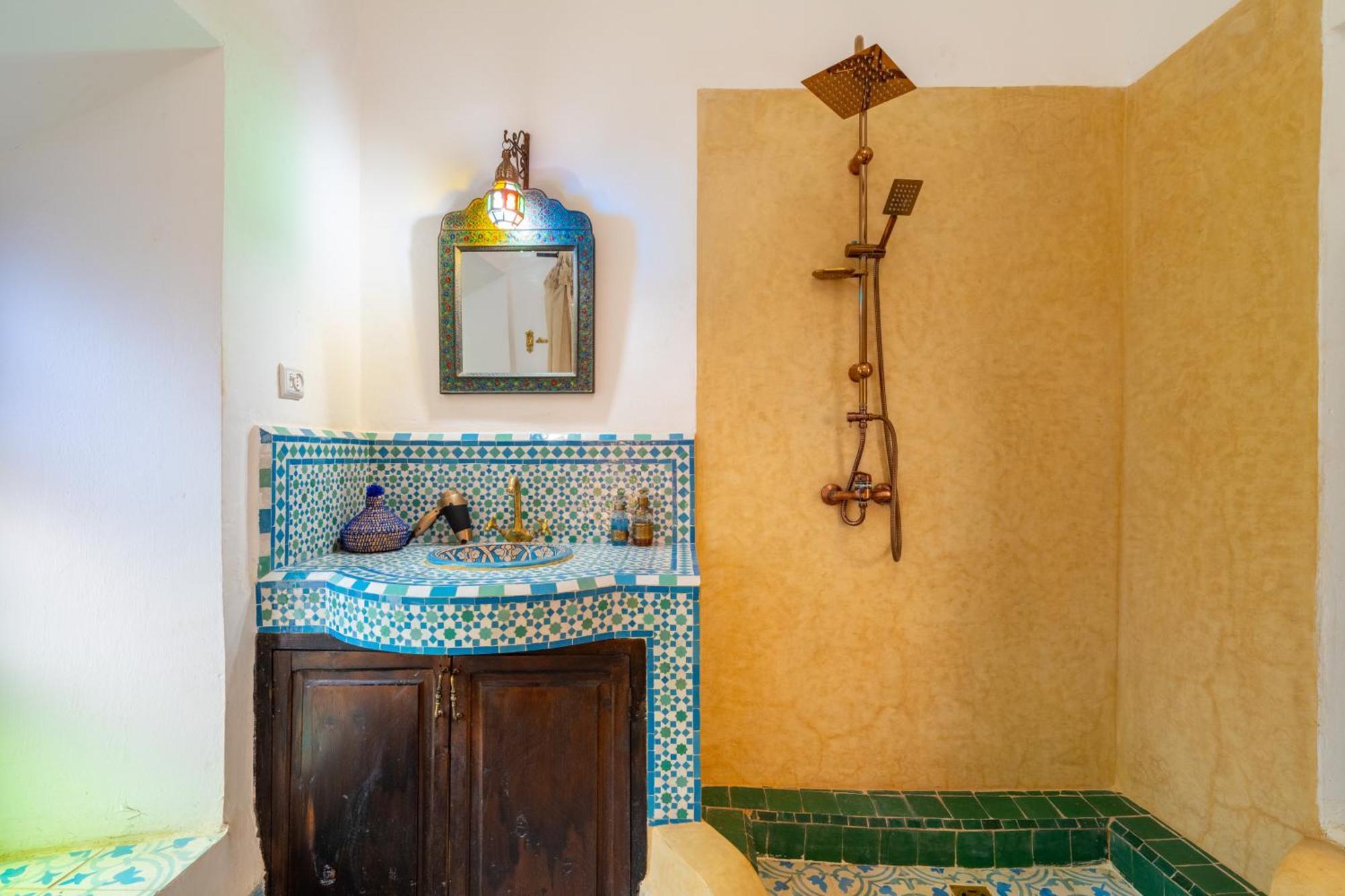 Sharqi Luminous A Sunny In Marrakech Old Town *