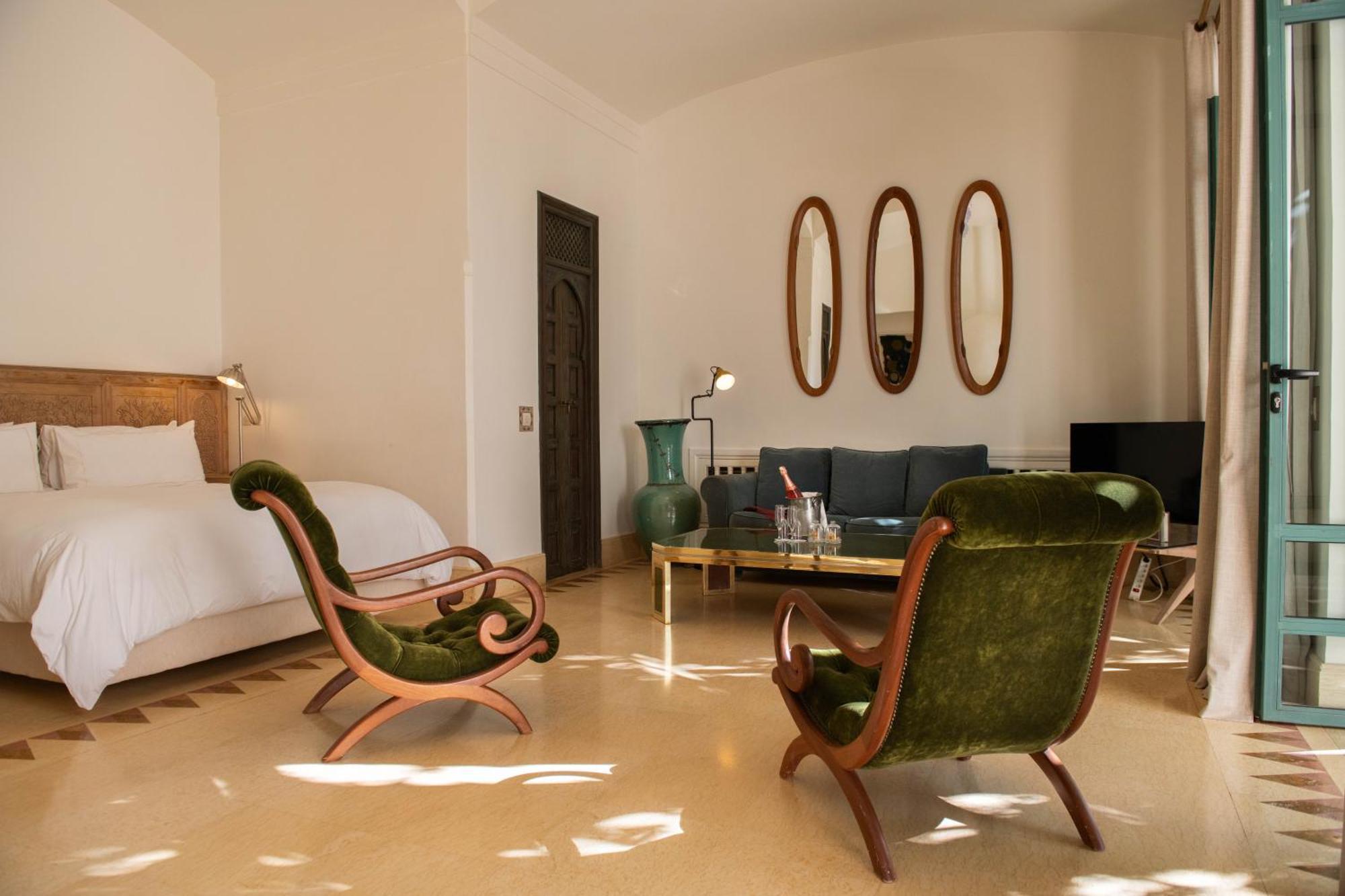 Hotel Les Deux Tours 5*