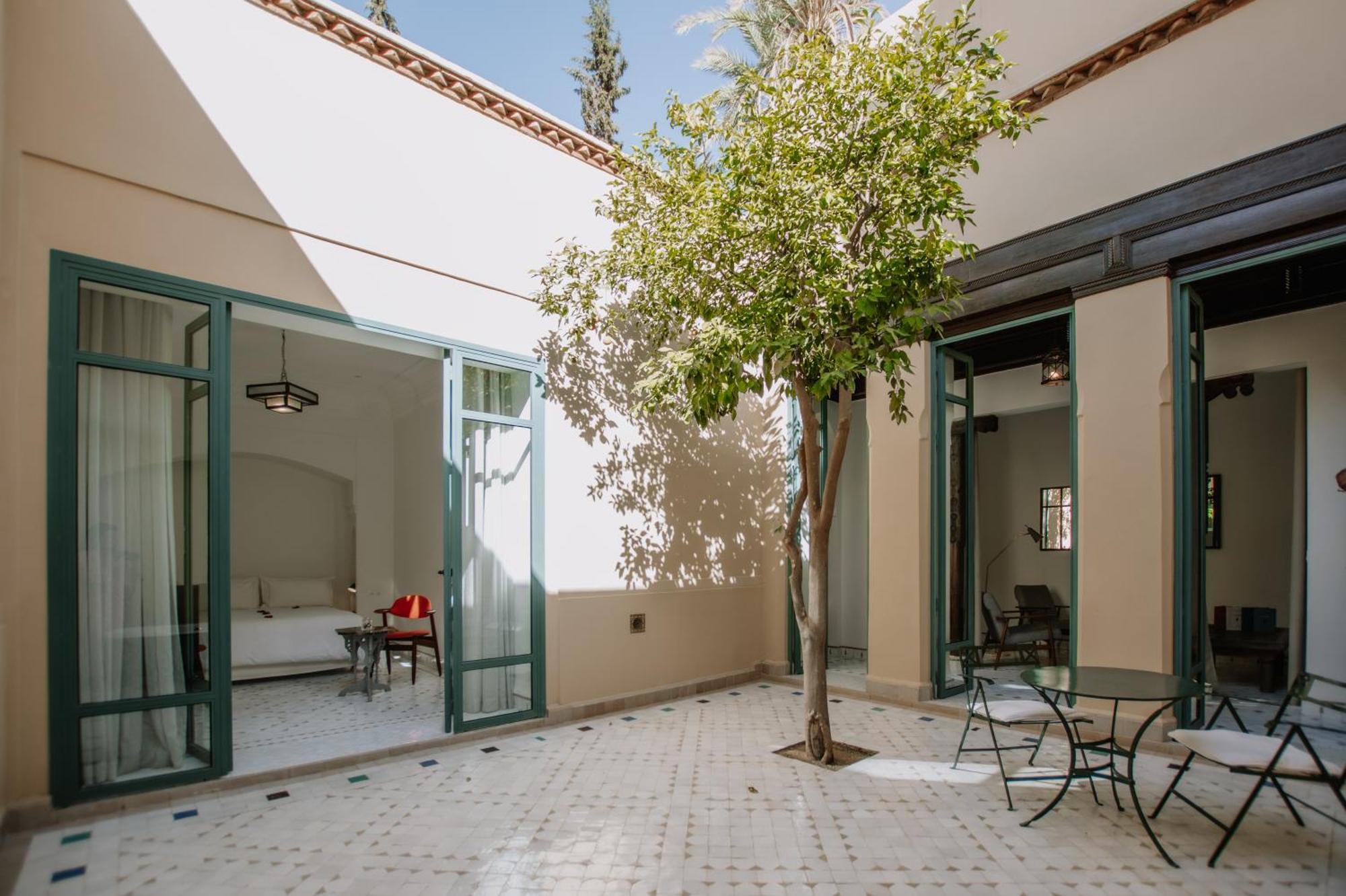 Les Deux Tours Hotel 5*