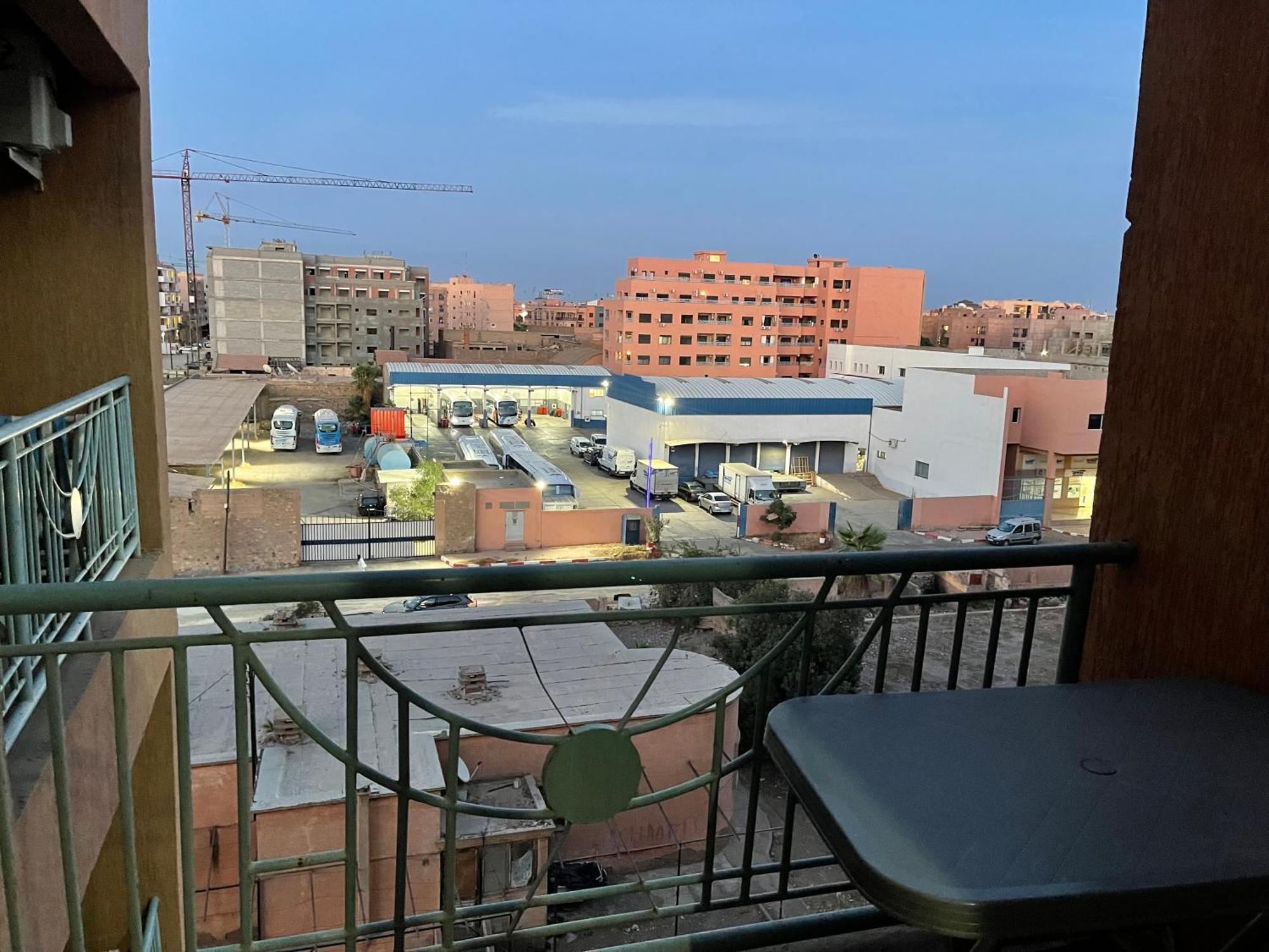 28 Au 4 Eme Etage Avec Balcon Marrakesh