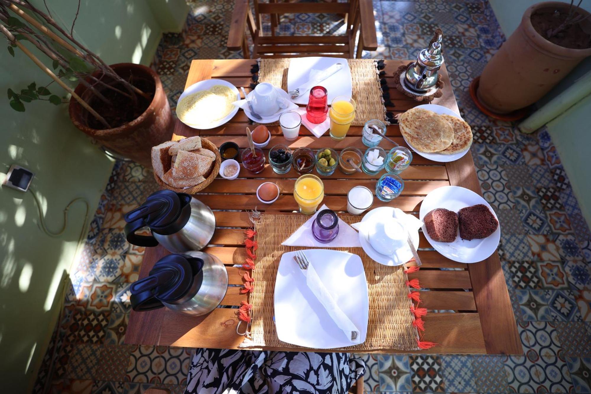 O Ly Riad 3*