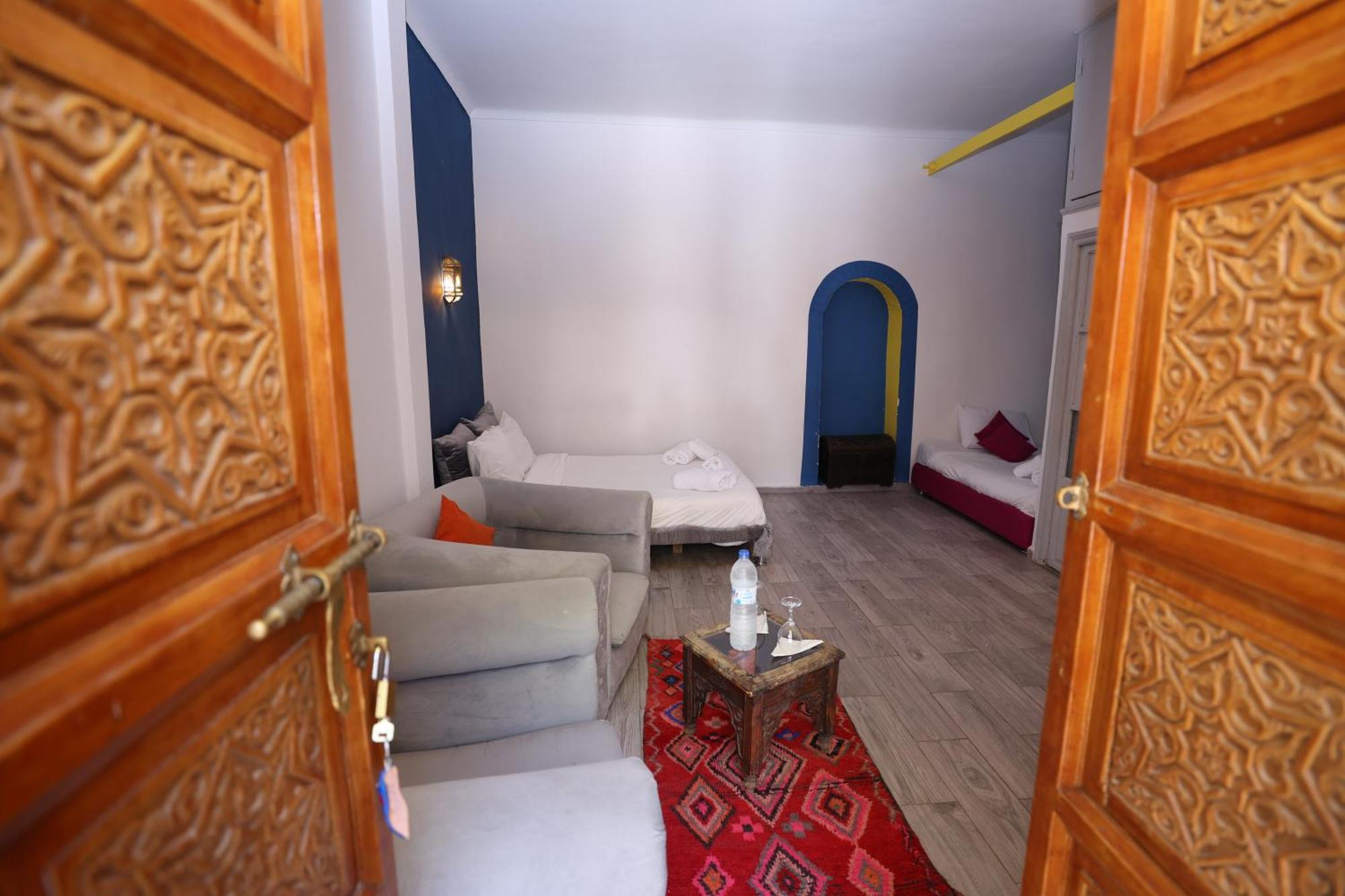 O Ly Riad 3*
