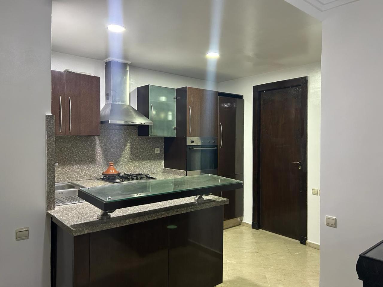 Au Coeur De Centre Apartment