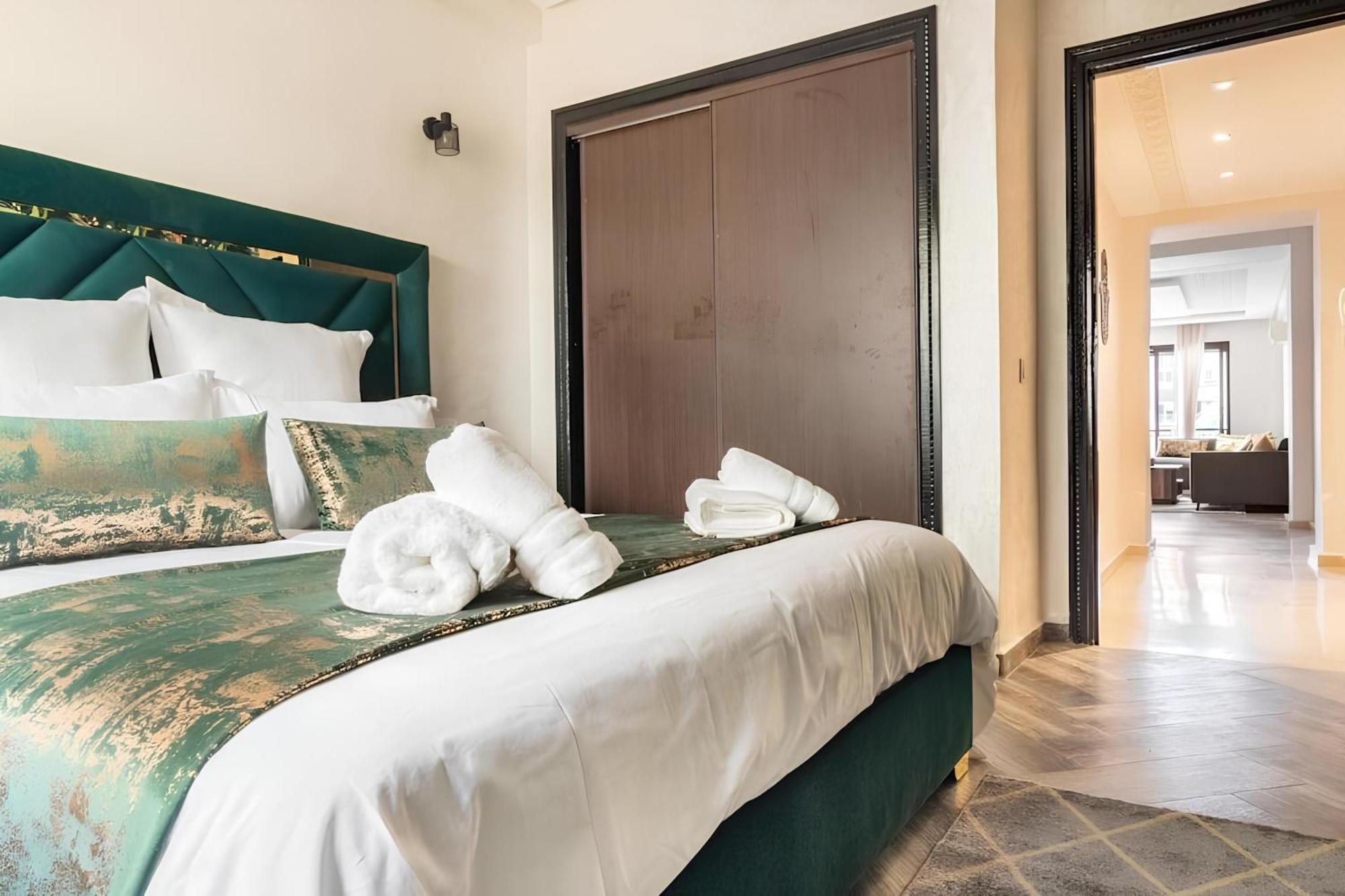 Appartement C-appartement De Luxe Plein Centre De Gueliz Avec Piscine Parking Wifi Netflix *