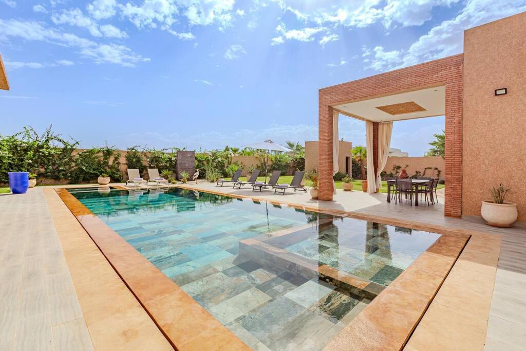 Zina, Elegance Et Luxe,piscine & Jacuzzi Villa Marrakesh