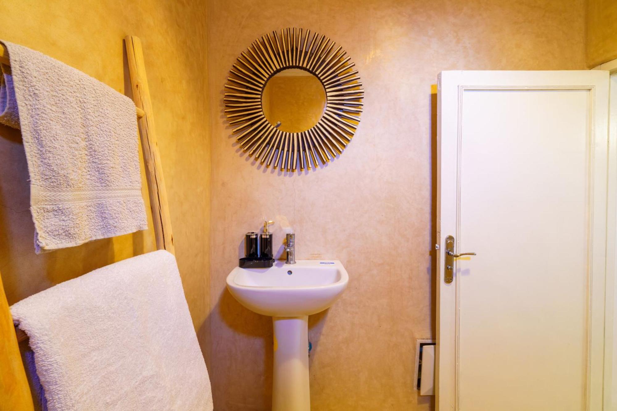Elegant 10min From Centre Private Swimming Pool Villa *