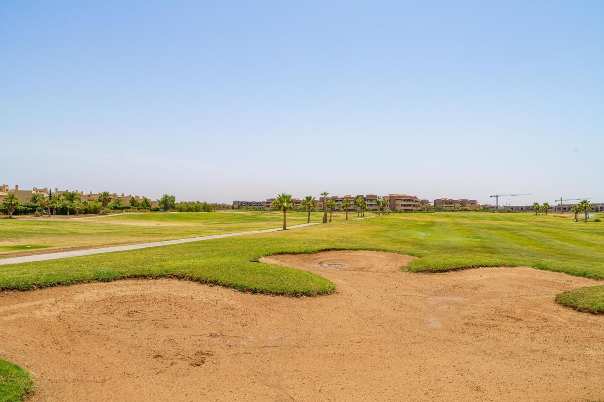 Elevated Elegance A Stylish Golf Atlas Appartement *