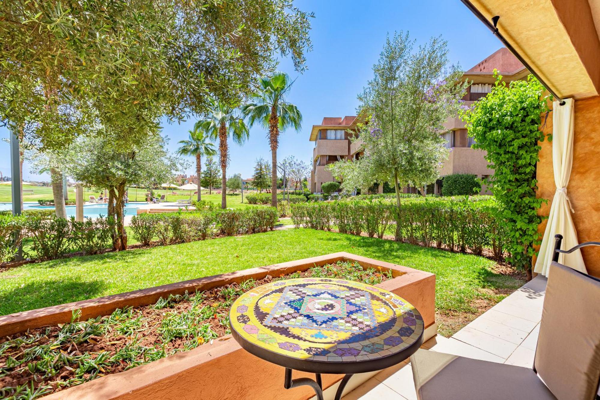 Elevated Elegance A Stylish Golf Atlas *