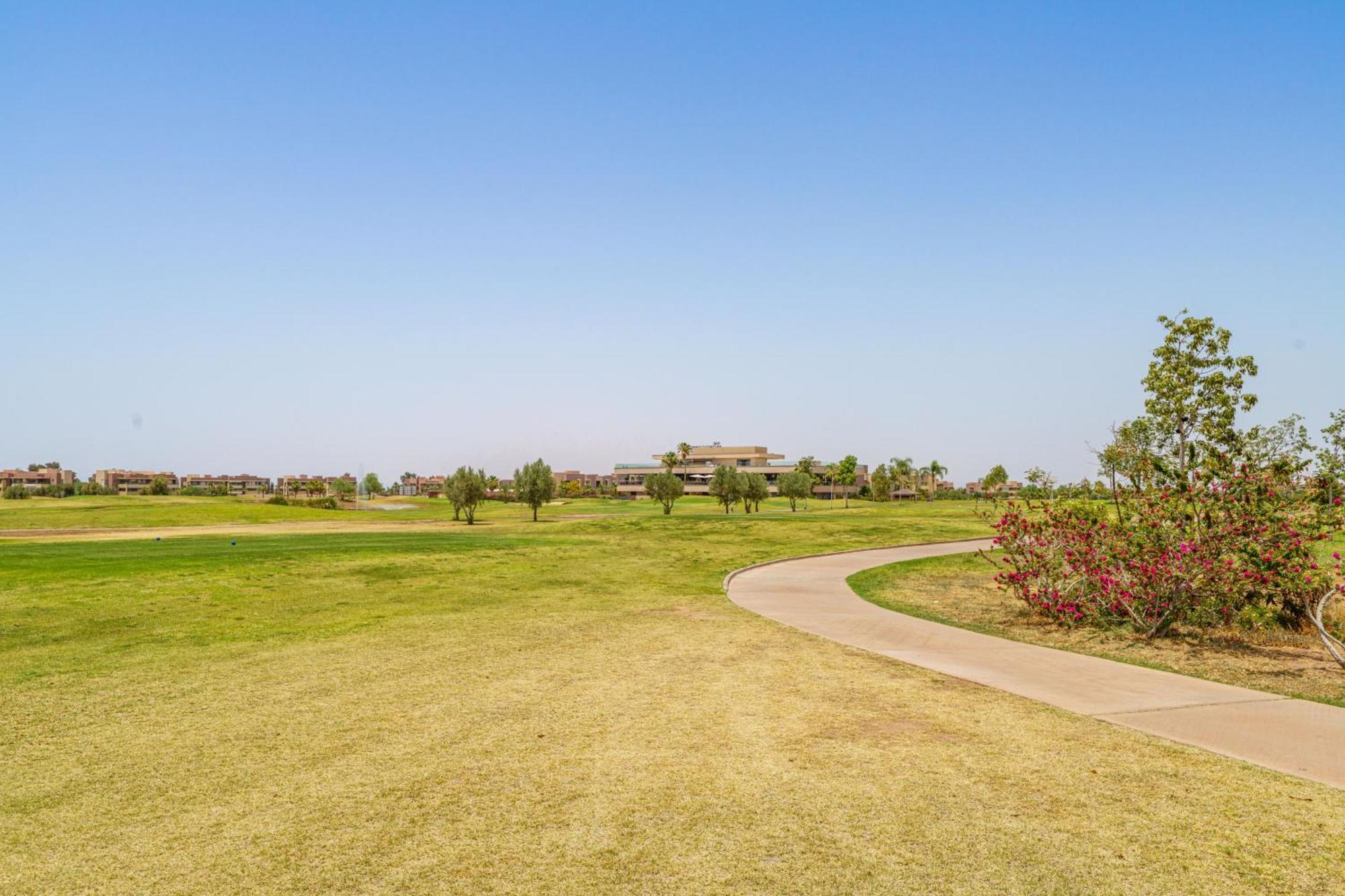 Elevated Elegance A Stylish Golf Atlas *