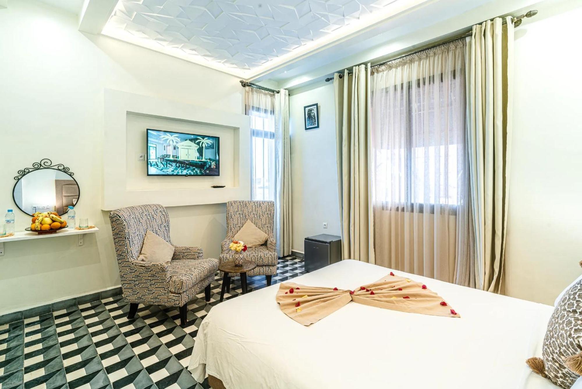 Yanis Guest house