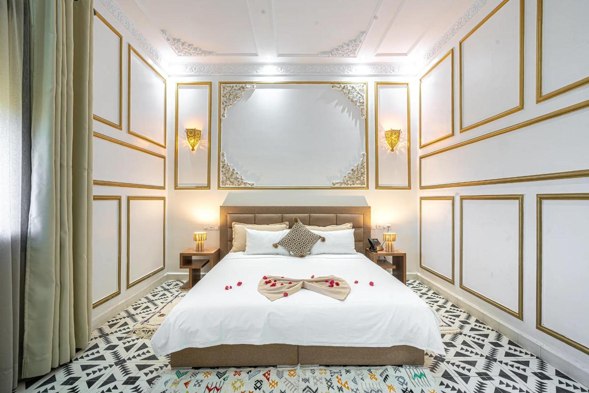 Yanis Guest house *