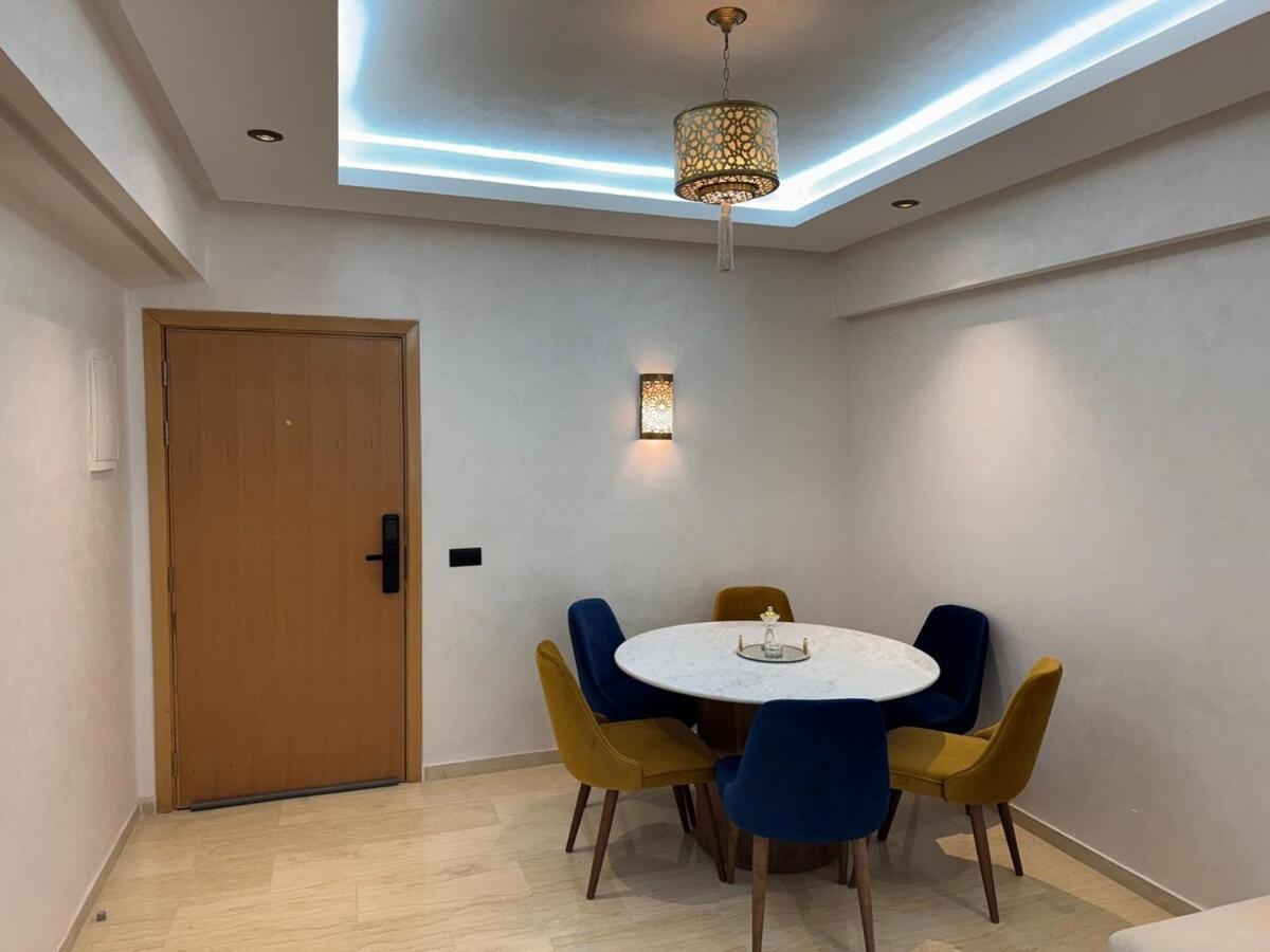 Modern 2 Bedrooms *
