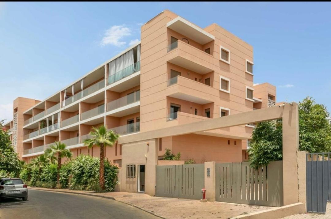 Apartamento Bel A Marrakech Dans La Pearl Garden Avec Piscine Situee Sur La Route De Casablanca Sa Grande Terrasse A Splendide Vue Sur La Et Les Montagnes De L'atlas A Quelques Minutes Du Centre Et Du Grand Stade De Marrakec Marraquexe