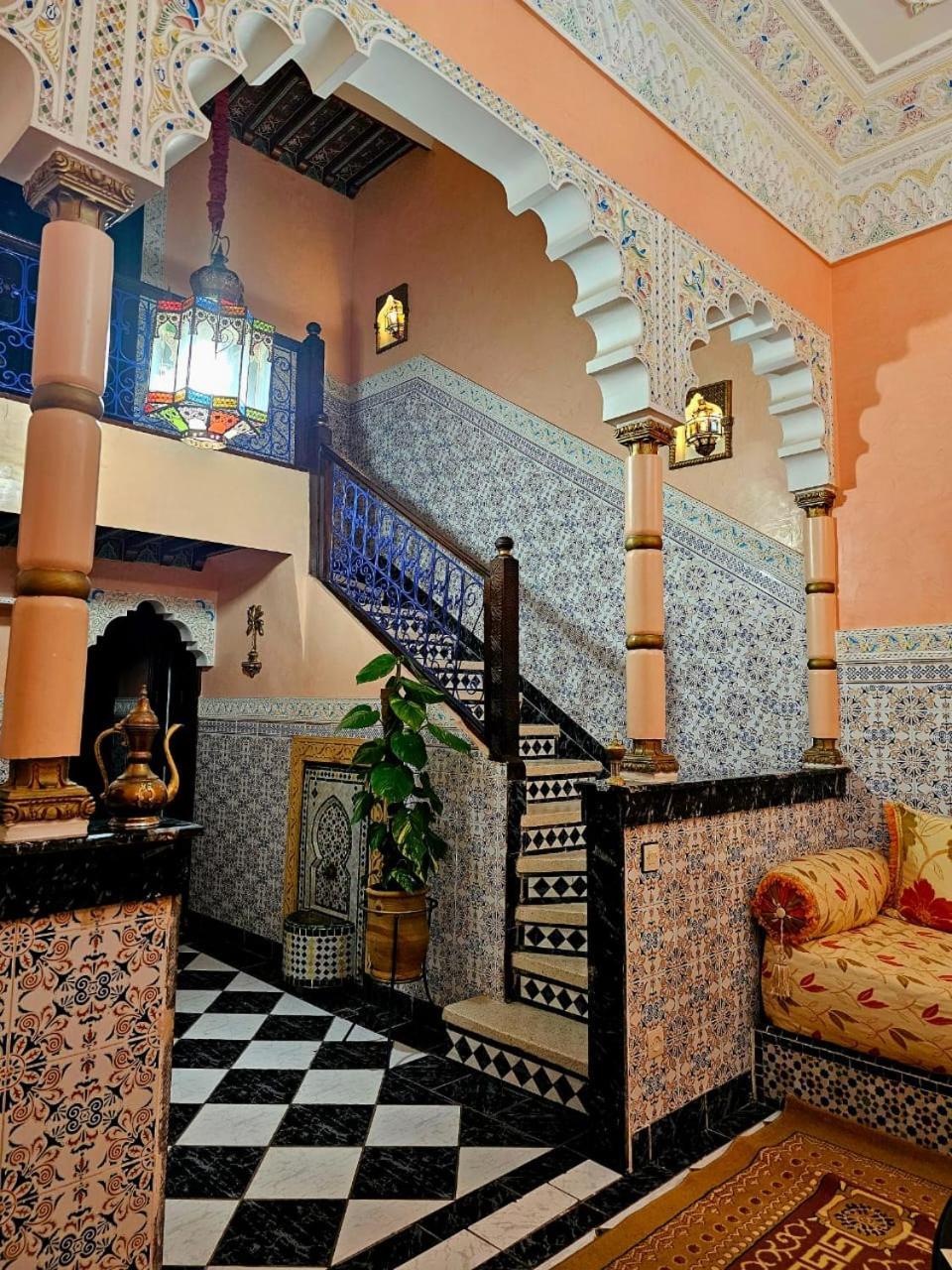 Yazuinaa Riad