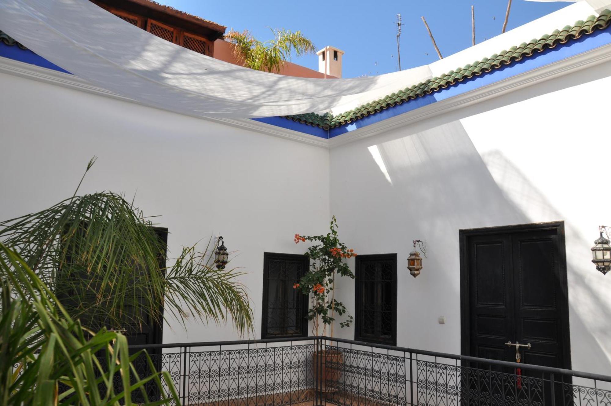 Sin Riad 3*