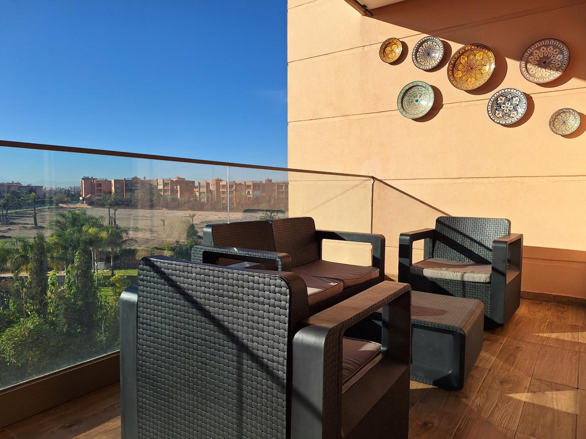 Bel A Marrakech Dans La Pearl Garden Avec Piscine Situee Sur La Route De Casablanca Sa Grande Terrasse A Splendide Vue Sur La Et Les Montagnes De L'atlas A Quelques Minutes Du Centre Et Du Grand Stade De Marrakec * Marraquexe