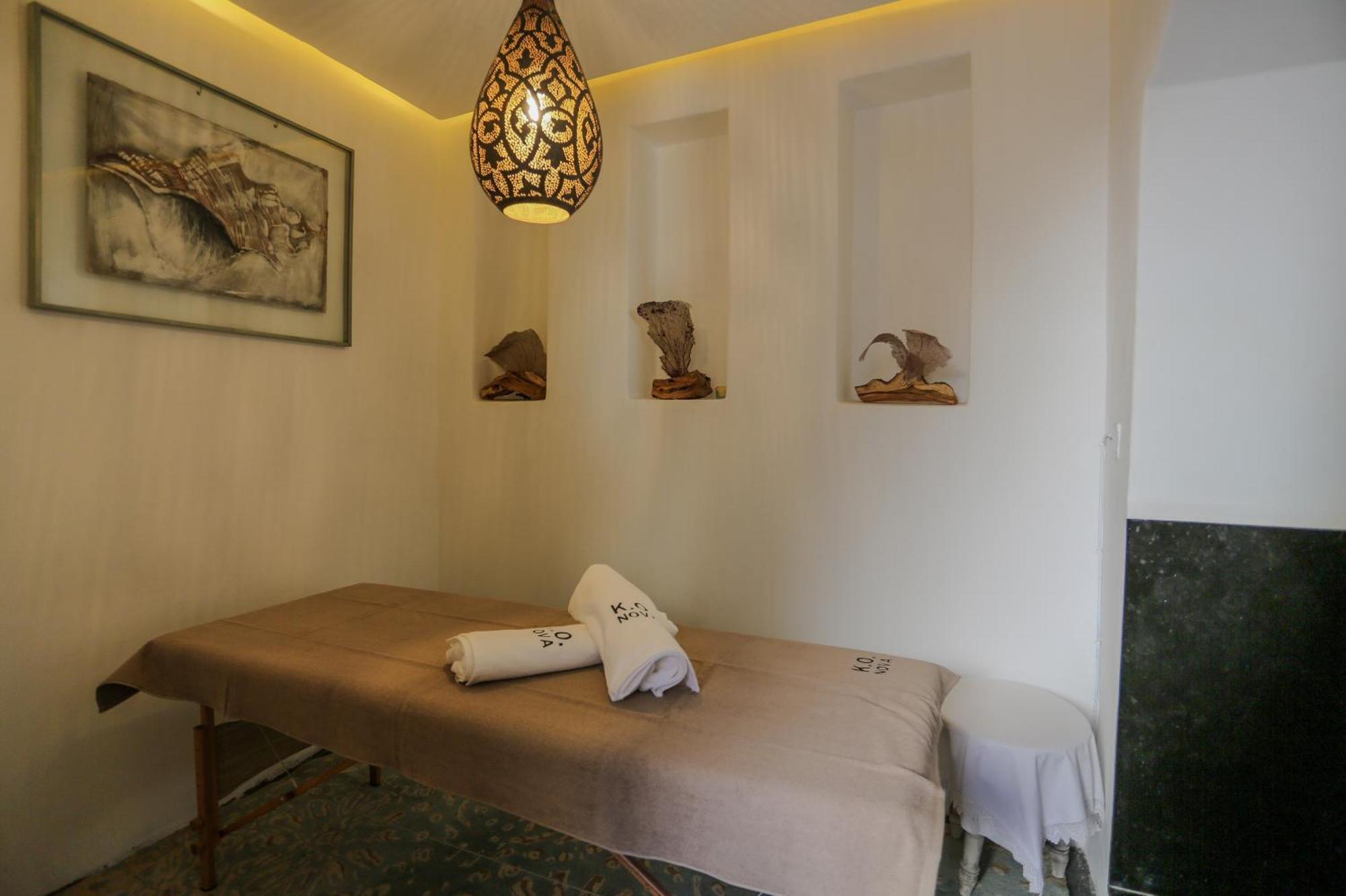 Ko Nova Riad *