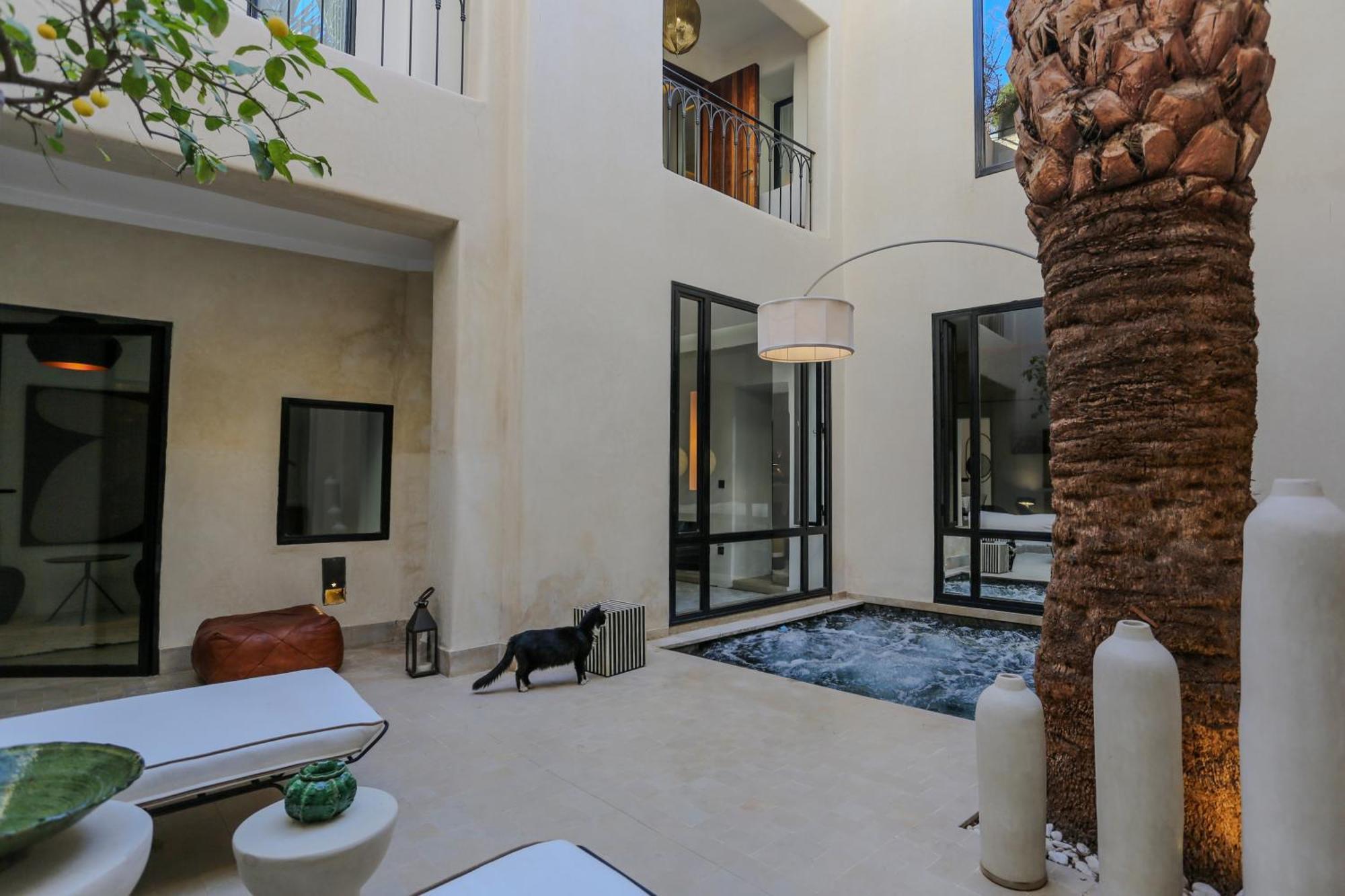 Riad Ko Nova