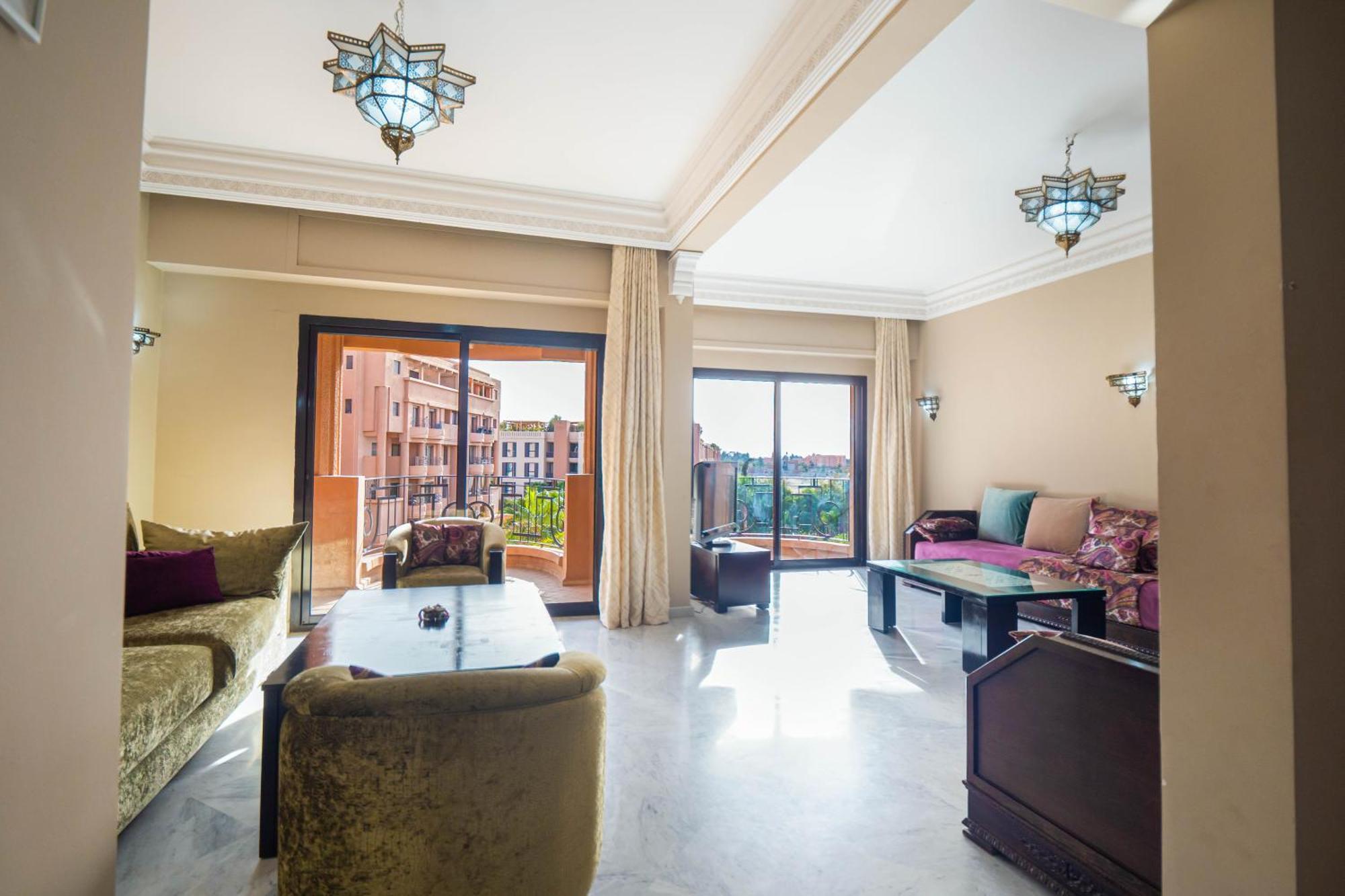 Location, Elegance, View & Comfort Apartment