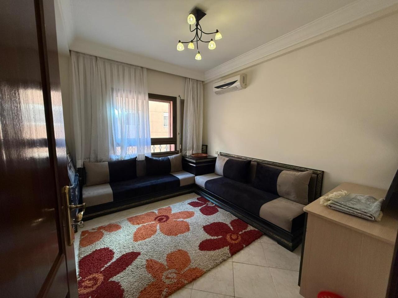 Magnifique 2 A Plaza Apartment Marrakesh