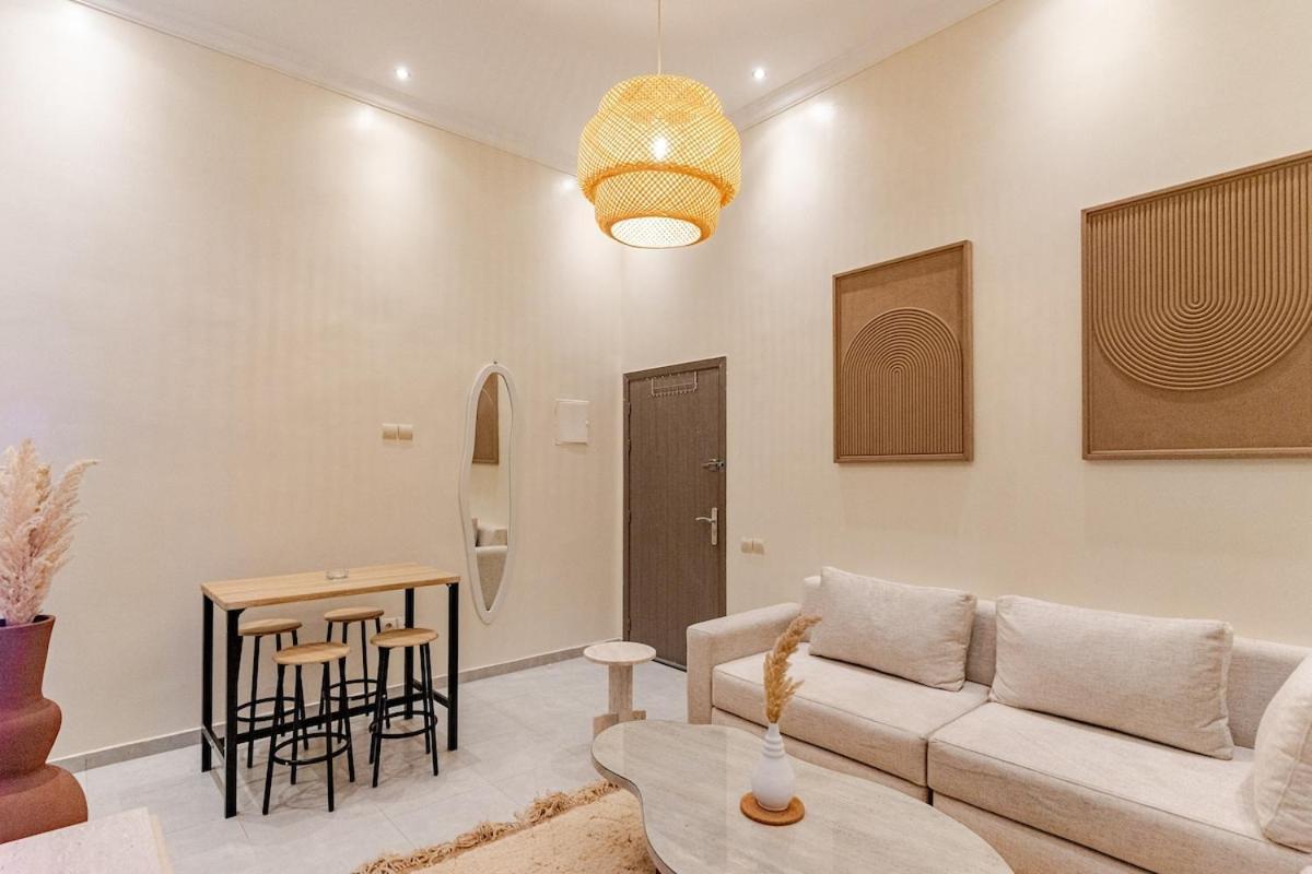 Superbe 18b Apartment