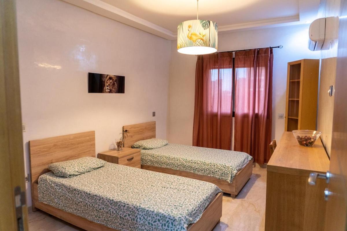 Two Bed Luxury Appt With Air Conditioning Parking And Pool