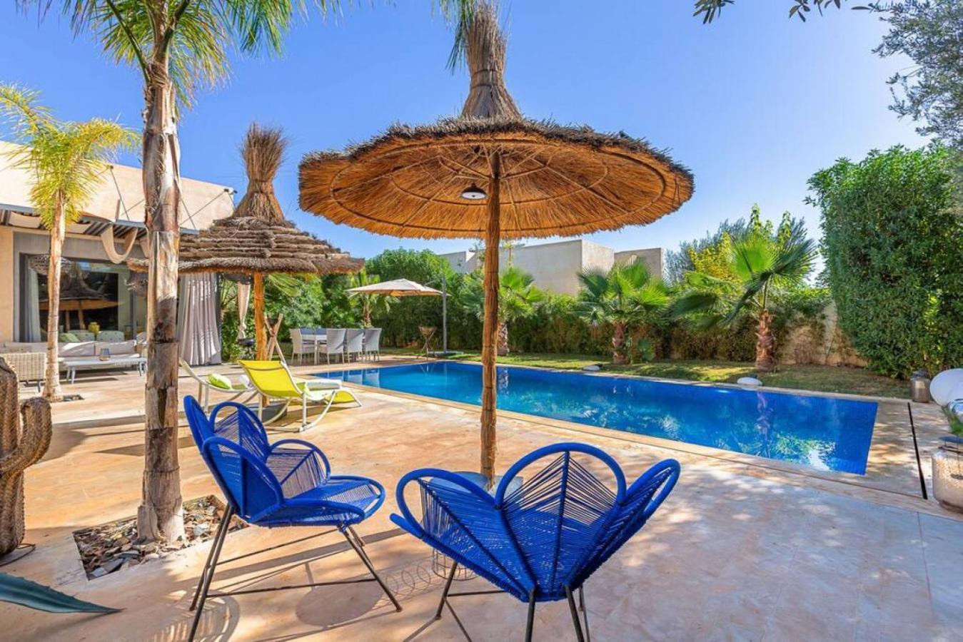 Moderne And Chic Piscine Chauffee 6 Pers Holiday home *