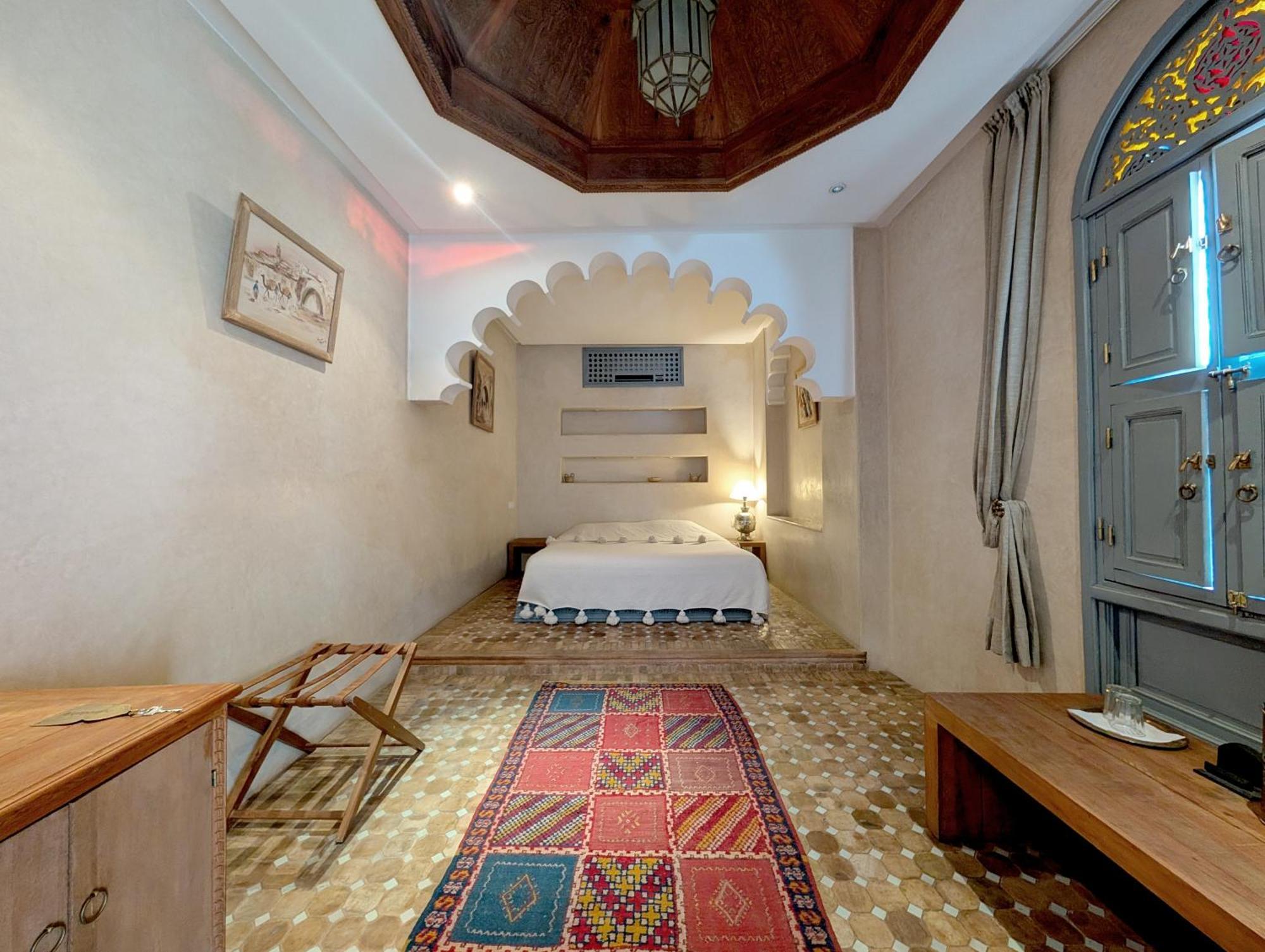 Riad Slitine & 4*