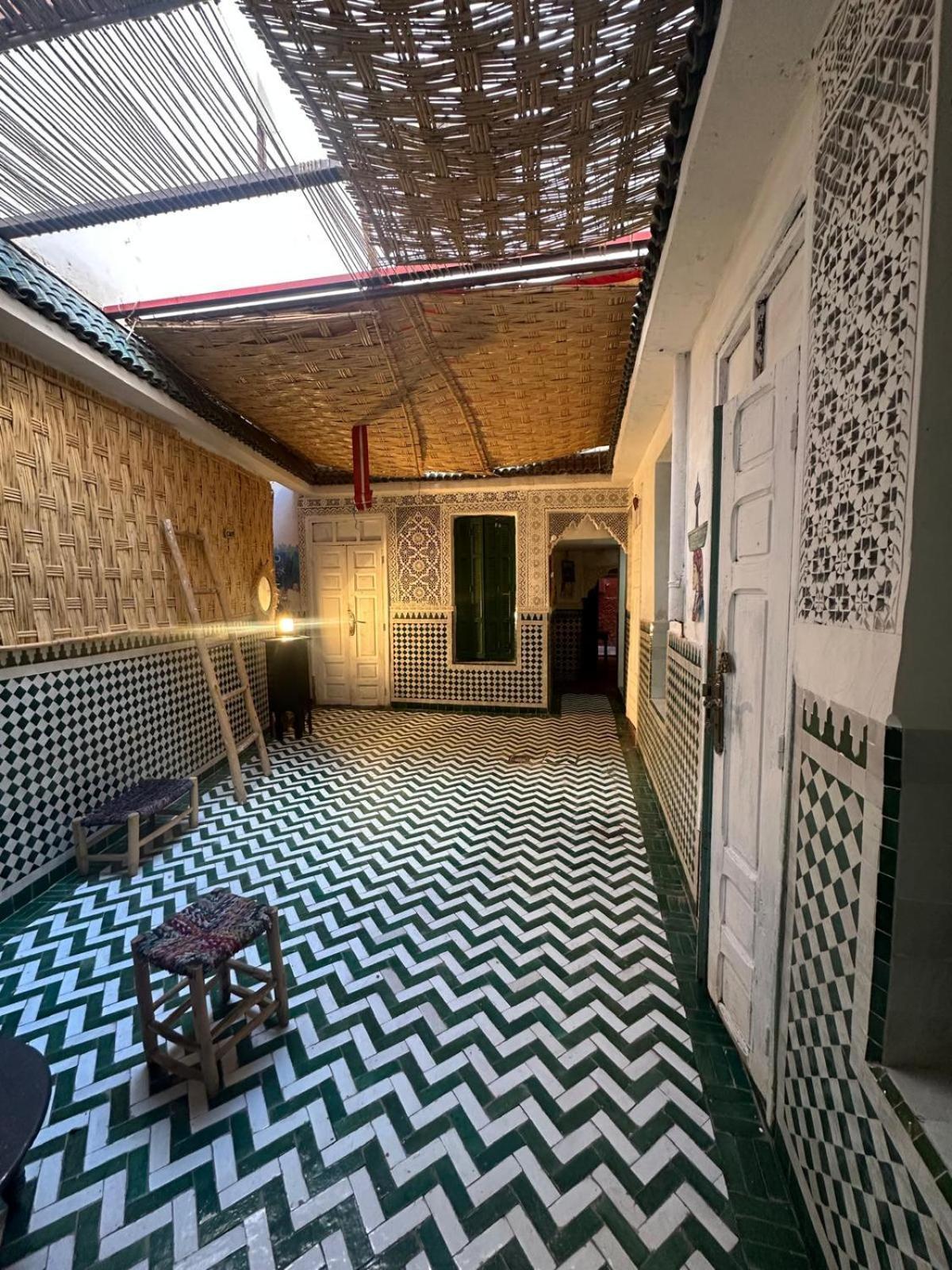 Guest house Dar Sarsar Artistic Music