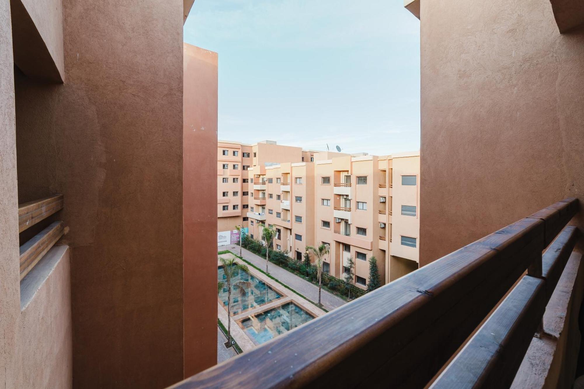 Apartment Confortable & Tres Bien Note - Vue Piscine, Proche M Avenue, Piscine, Fibre Optique, Parking Marrakesh