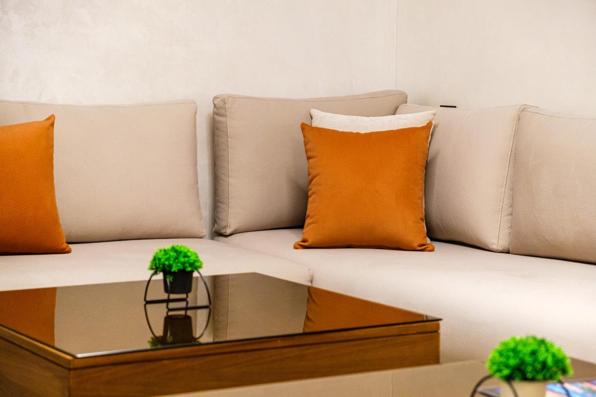 New! Modern Appart, Parking , Piscine & Fiber Wifi Gueliz Centre * Marrakesh