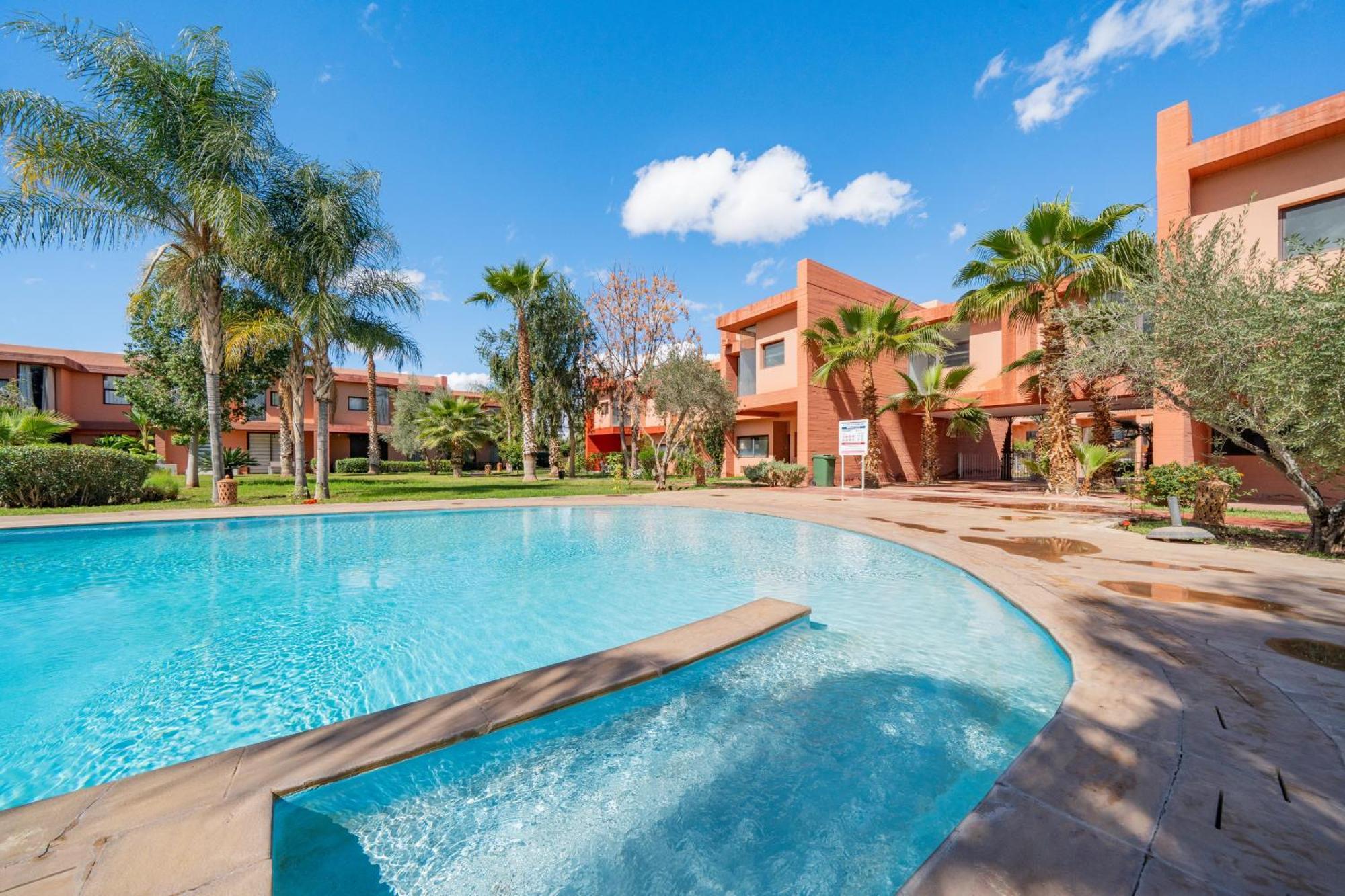 D'exception-piscine Apartment