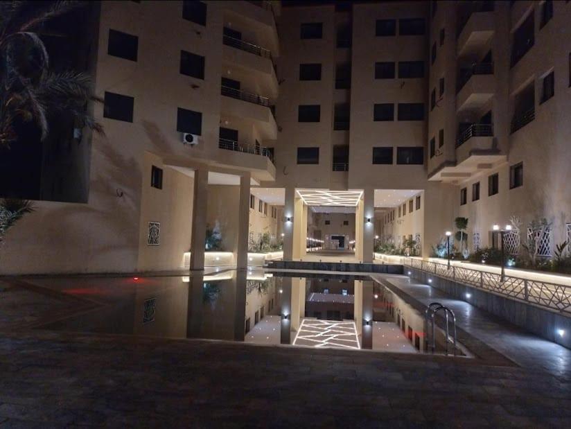 Luxury Center With Pool Apartment