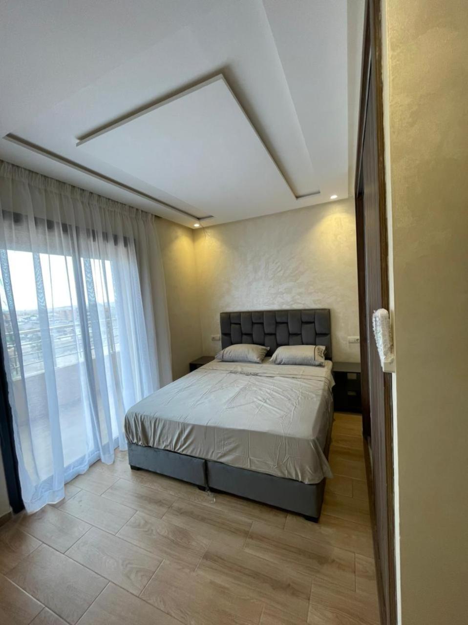 Luxury Center With Pool Apartment