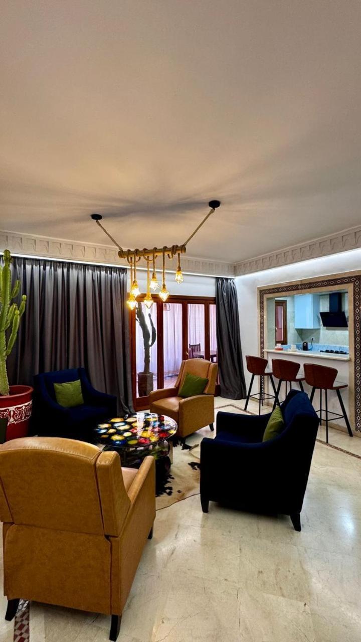 Appartement Lux Apt, Prime Location, Jacuzzi *
