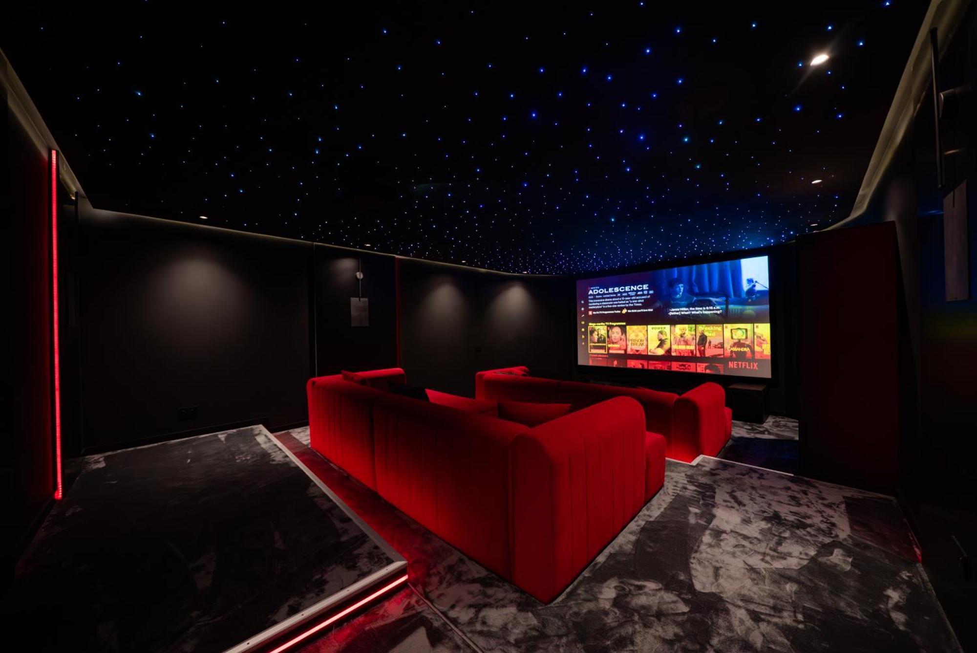 Panda 2 Pool, Jacuzzi & Cinema Marrakesh