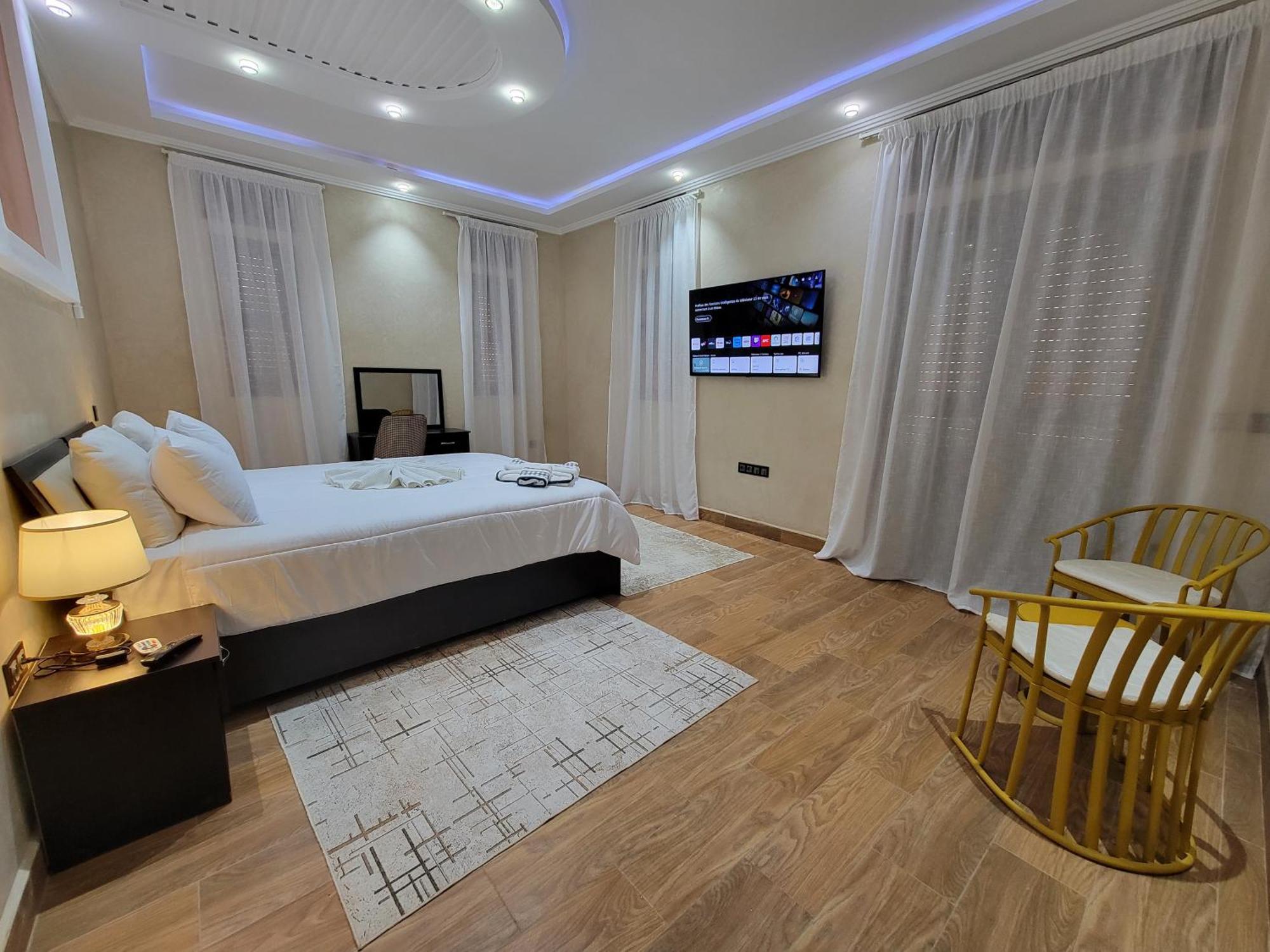 Villa Marrakech Rimass - 7 Chambres Dont 6 Suites Luxe, Piscine Privee & Jardins