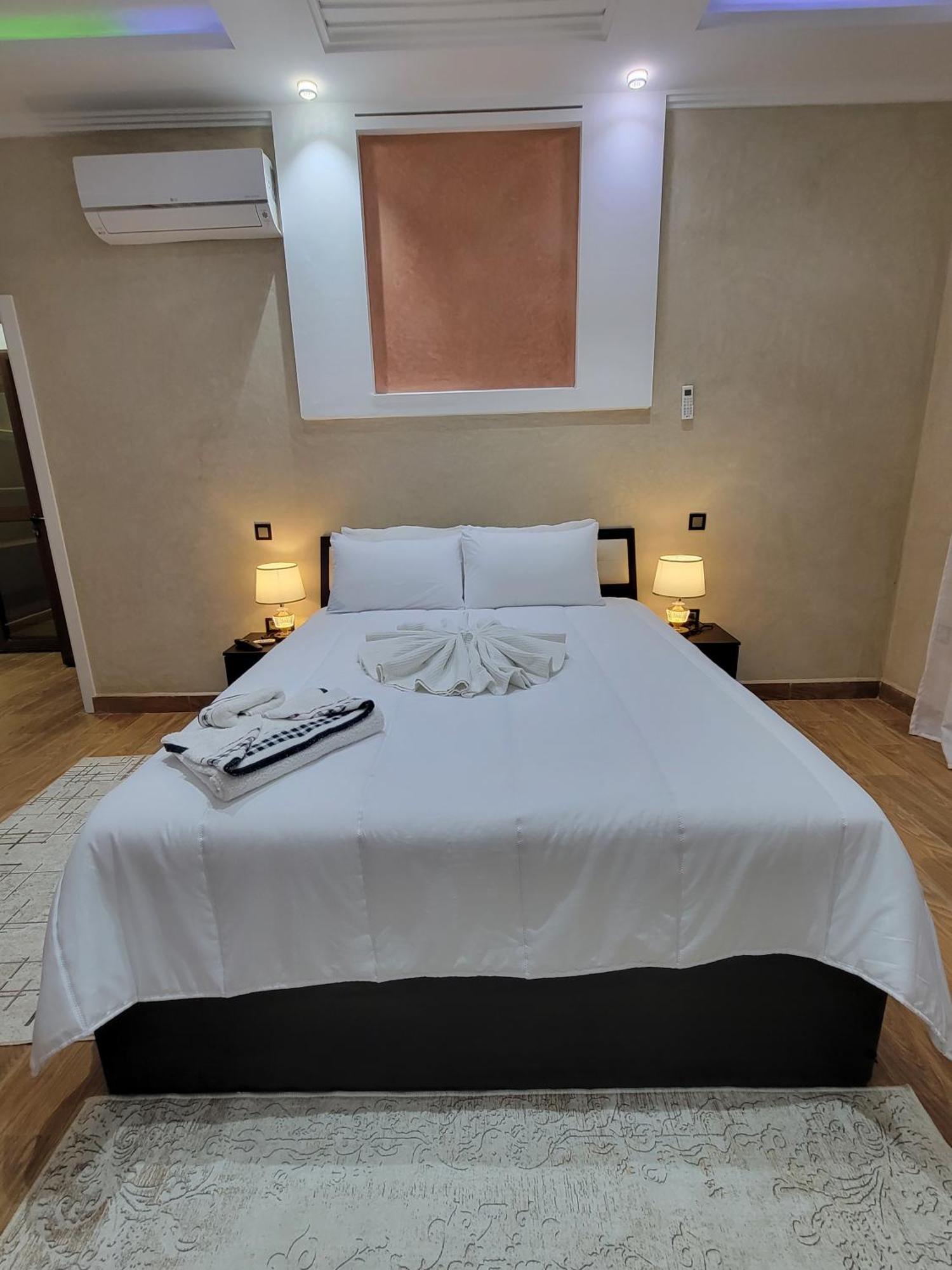 Villa Marrakech Rimass - 7 Chambres Dont 6 Suites Luxe, Piscine Privee & Jardins * Marrakesh