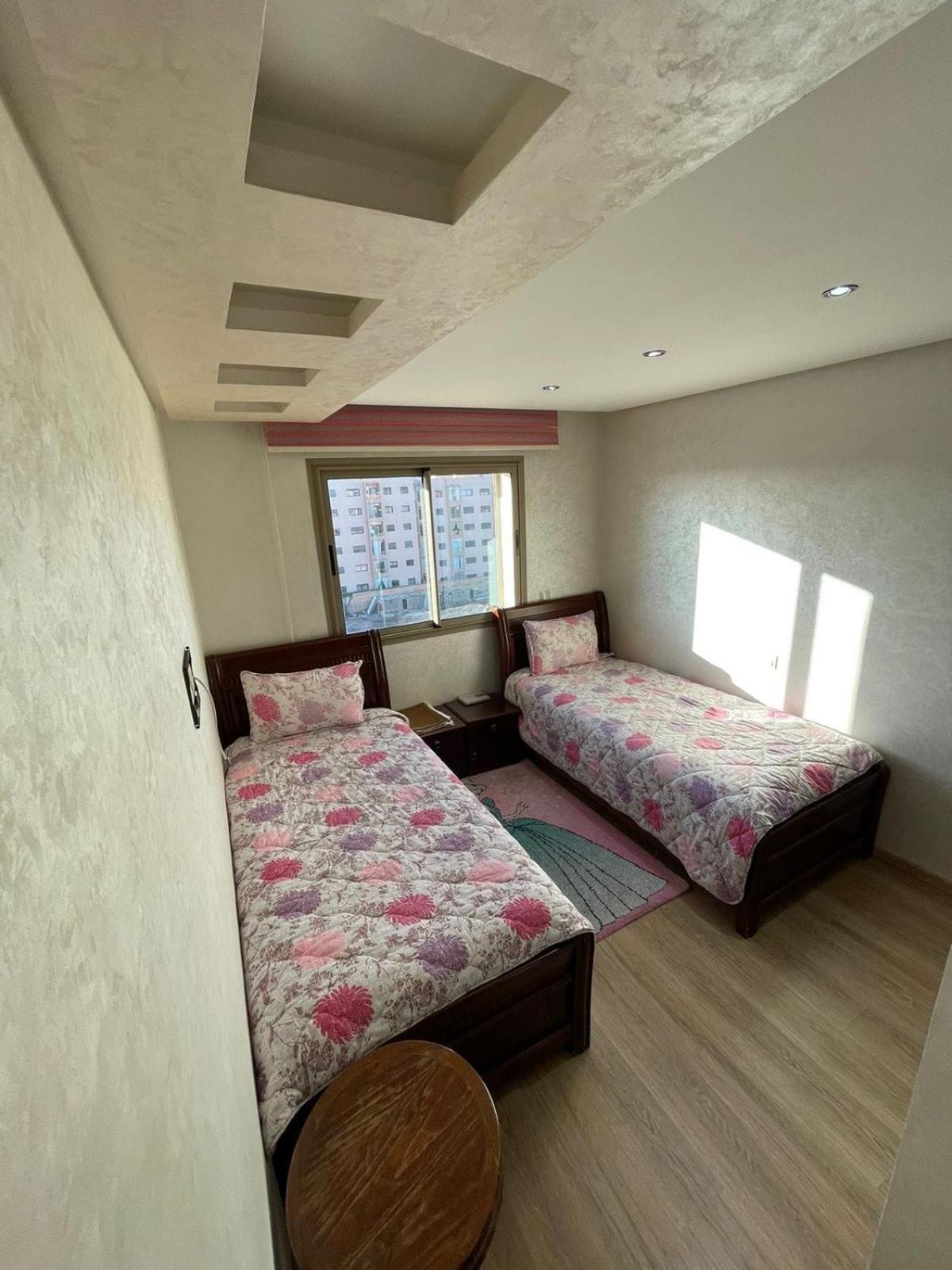 Center Flat With 2 Pools *