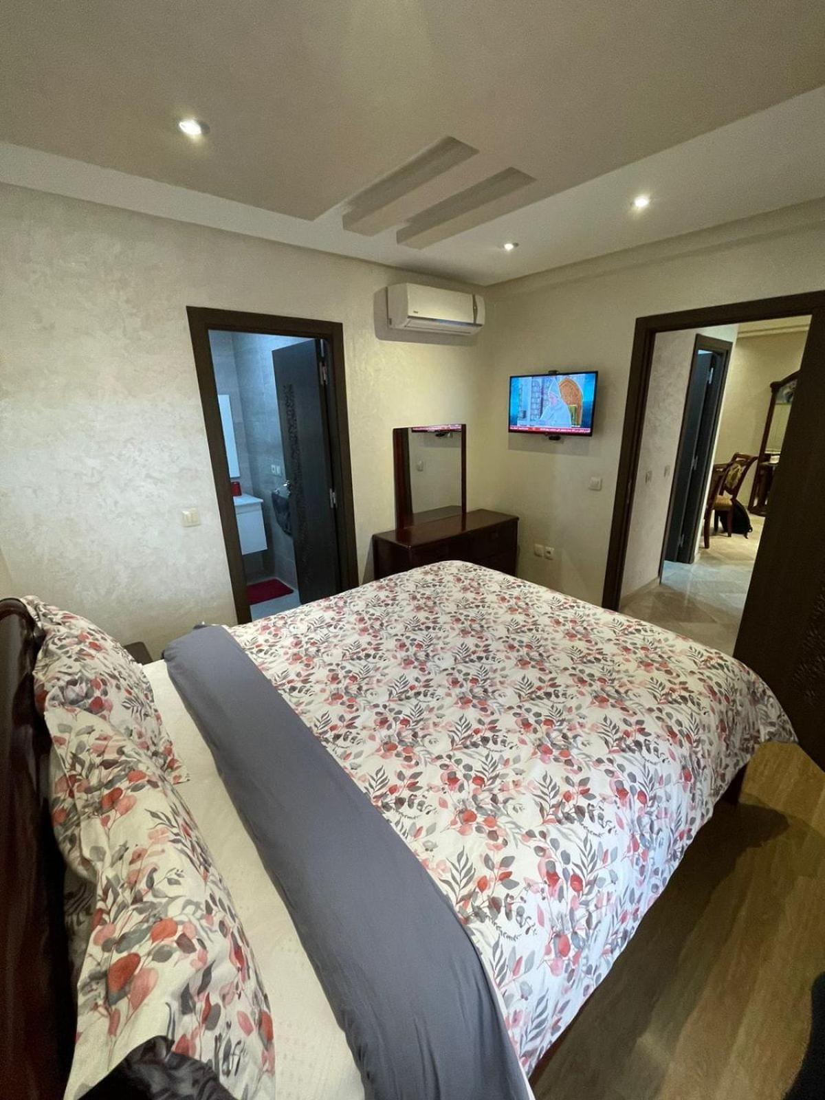 Center Flat With 2 Pools * Marrakesh