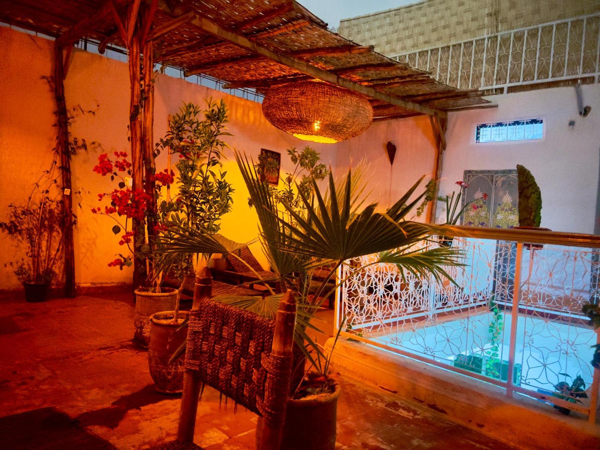 Dar Lokman Guest house *