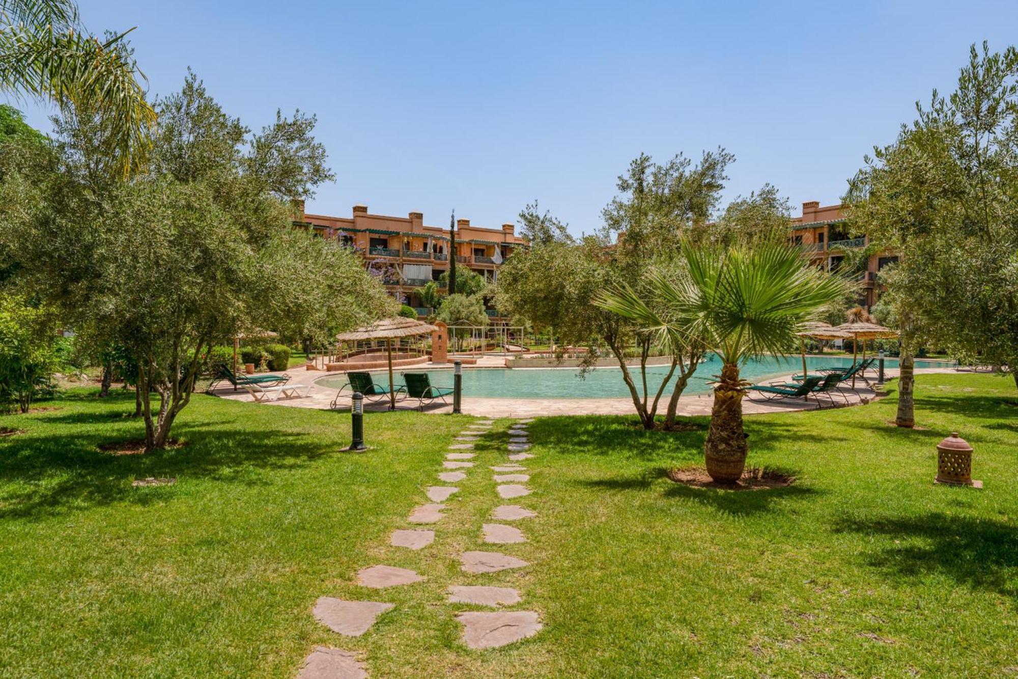Apartment Chill On The Oasis Poolside Luxury