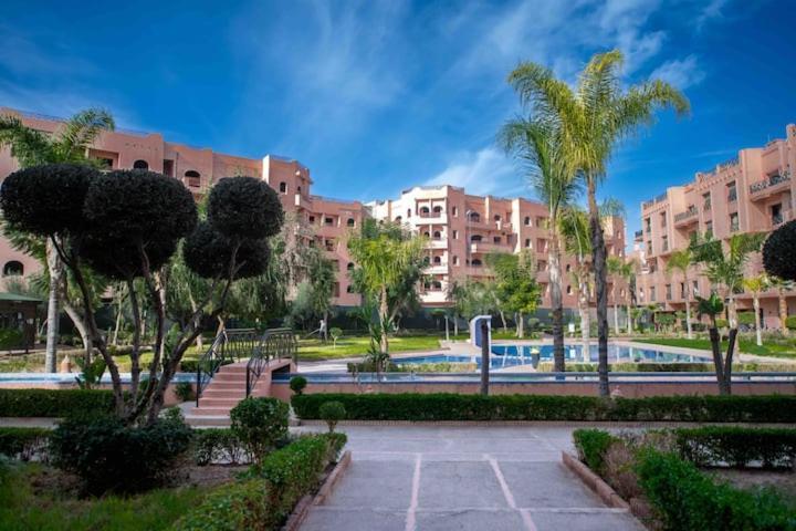 Luxury Premium With 5 Pools And Garden Apartment